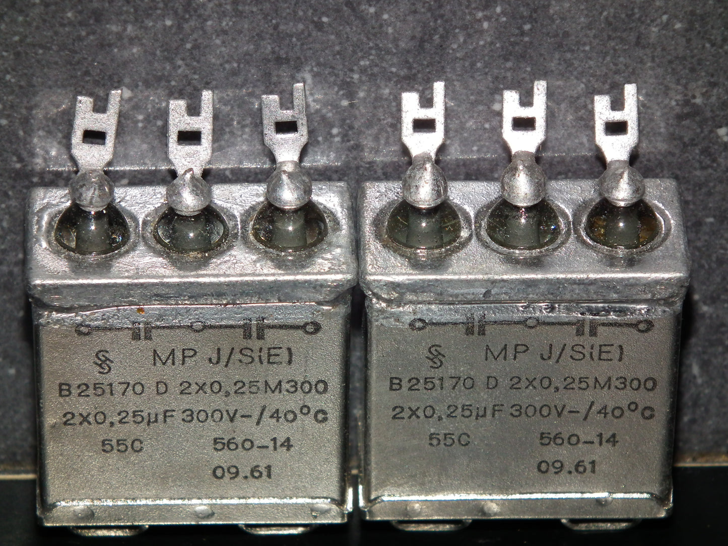 Two vintage Siemens Klangfilm PIO capacitors 2x0.25uF/300V glass end seal 1961