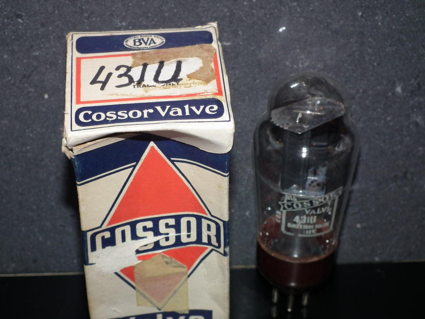 43IU Cossor 43-IU rectifier RARE Brown One Rib Base NOS NIB