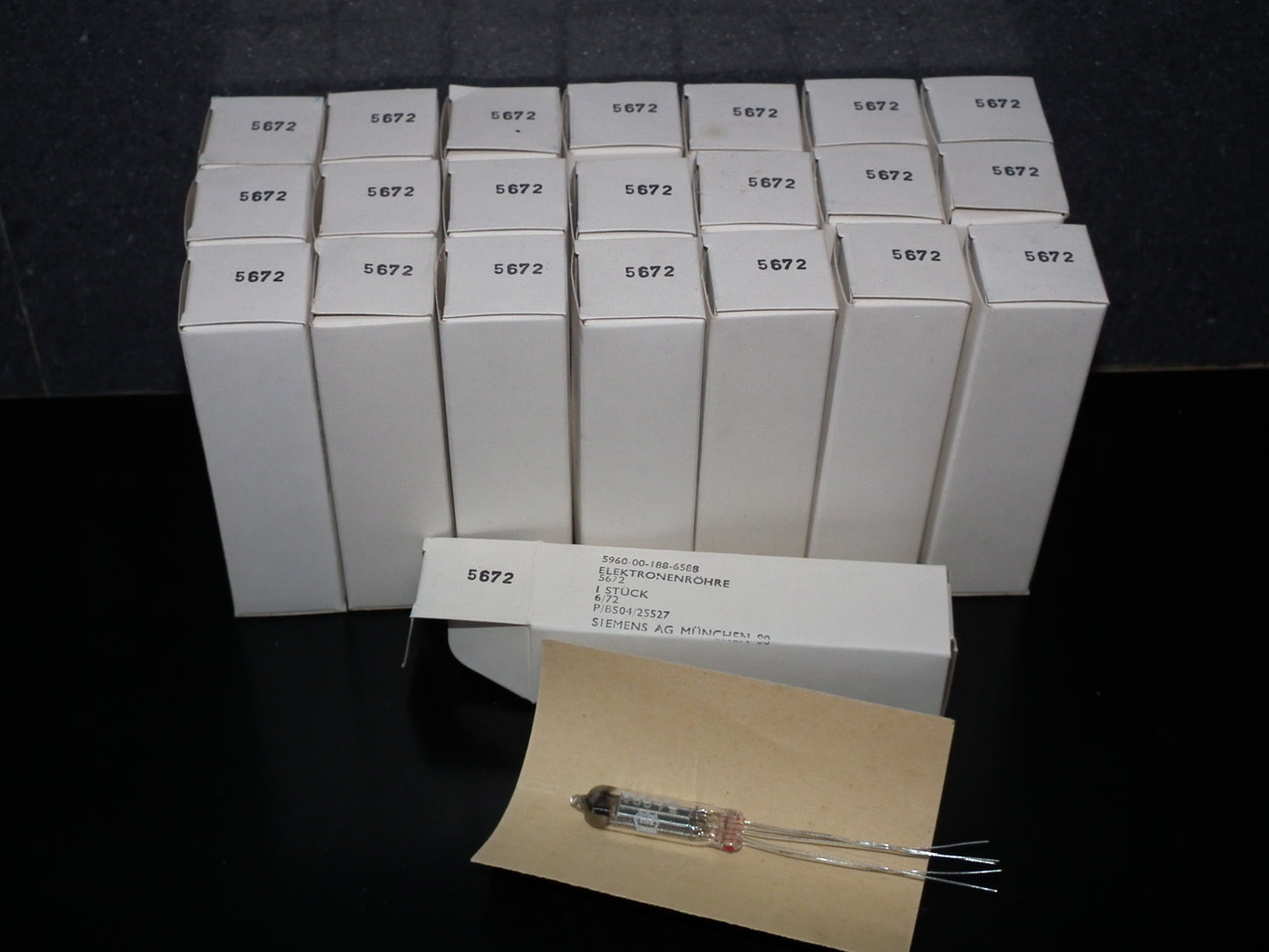 5672 Siemens NOS NIB Pencil Power Pentode (1 pcs) CV2238