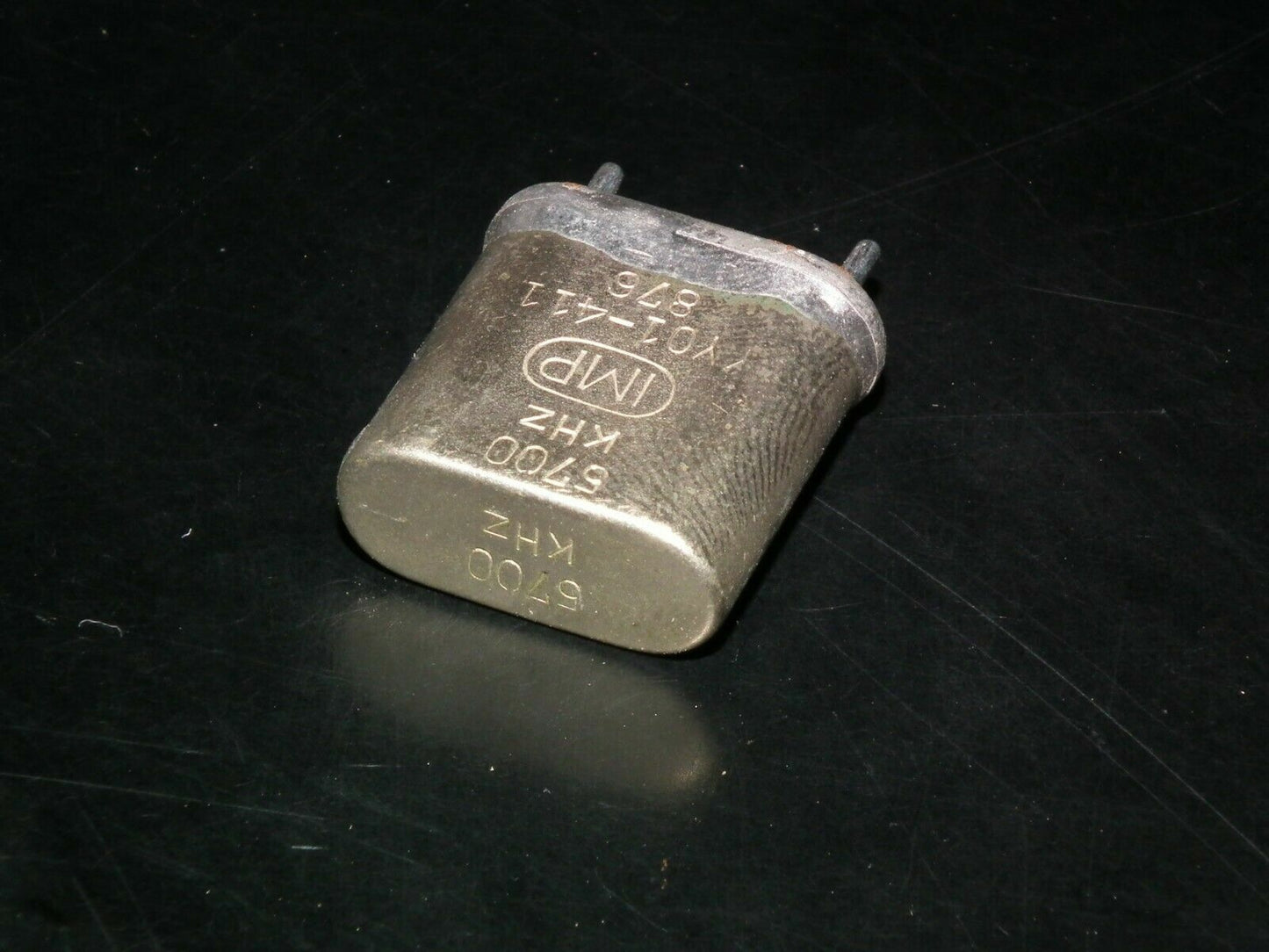 CRYSTAL - QUARTZ - 3700 KHz - 7300 KHz CR-18/U case 3.7MHz - 7.3 MHz Ham Radio
