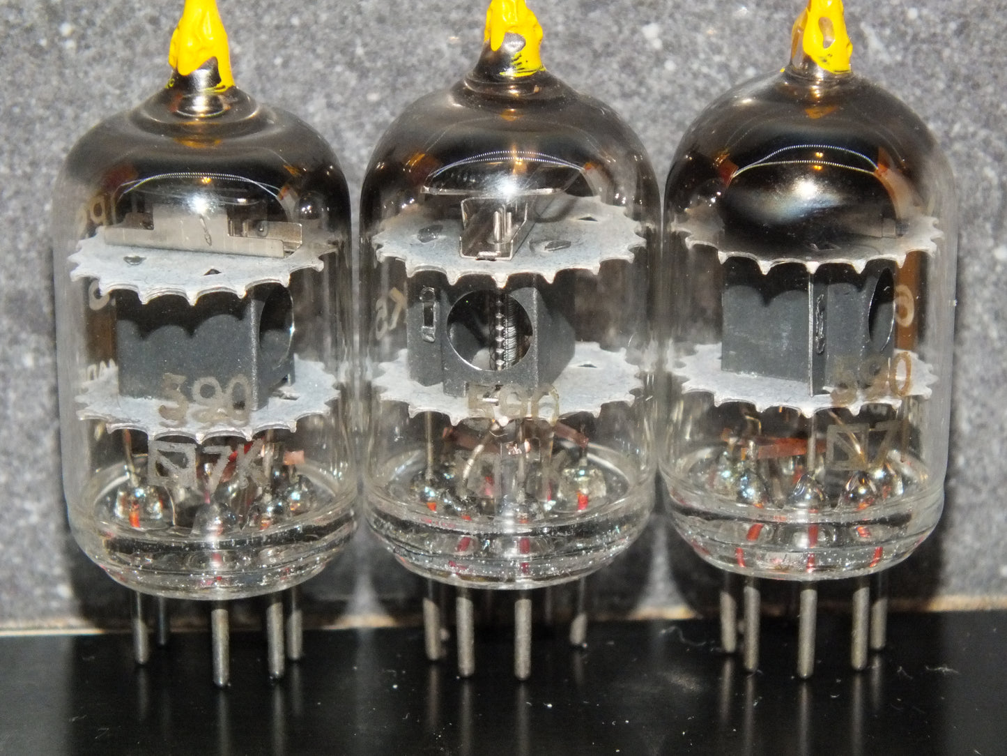 5654 Mullard Whyteleafe 1957 EF95 RARE YELLOW TIP Square Getter