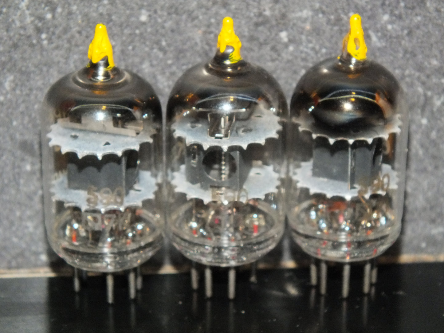 5654 Mullard Whyteleafe 1957 EF95 RARE YELLOW TIP Square Getter