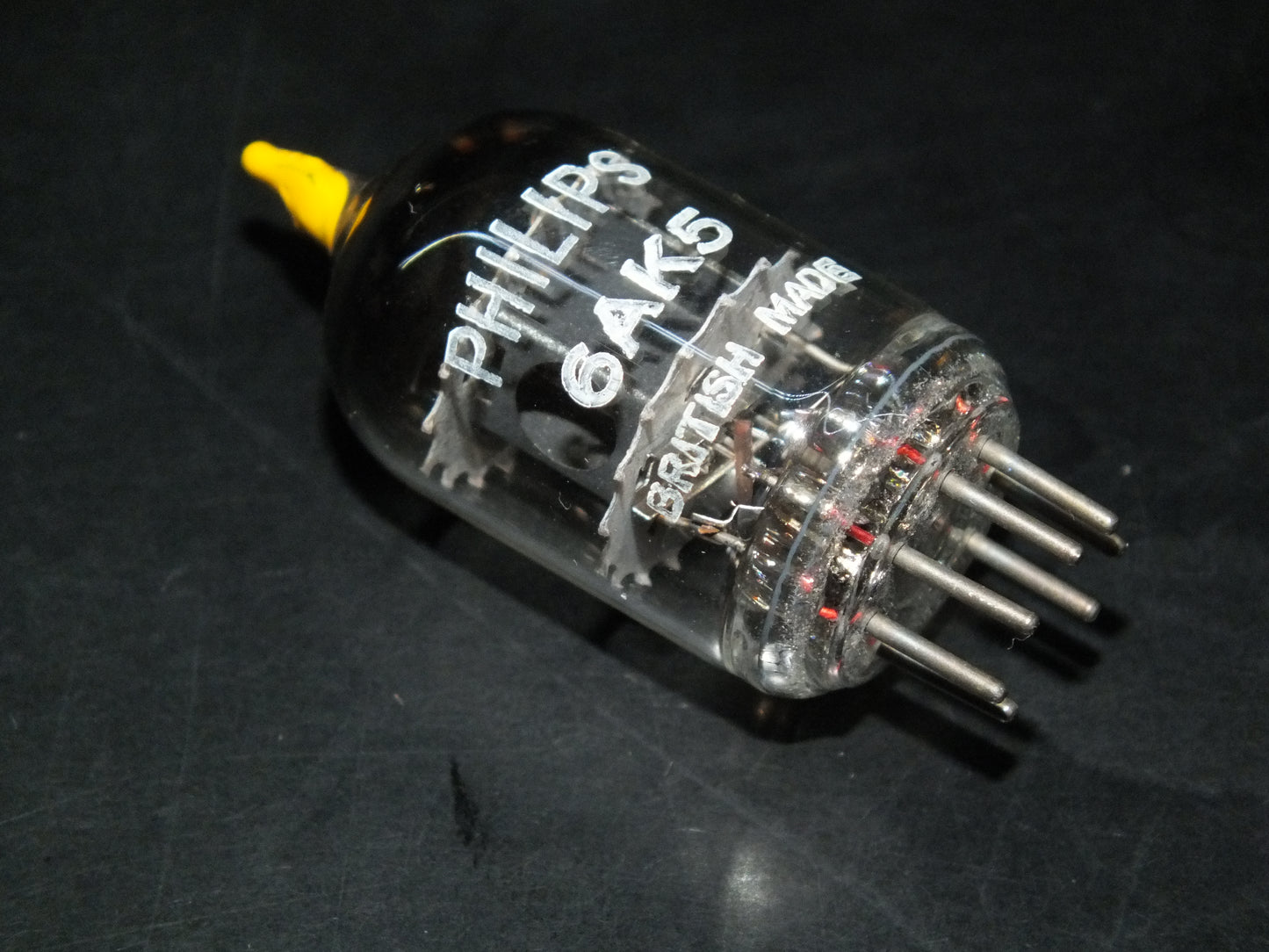 5654 Mullard Whyteleafe 1957 EF95 RARE YELLOW TIP Square Getter