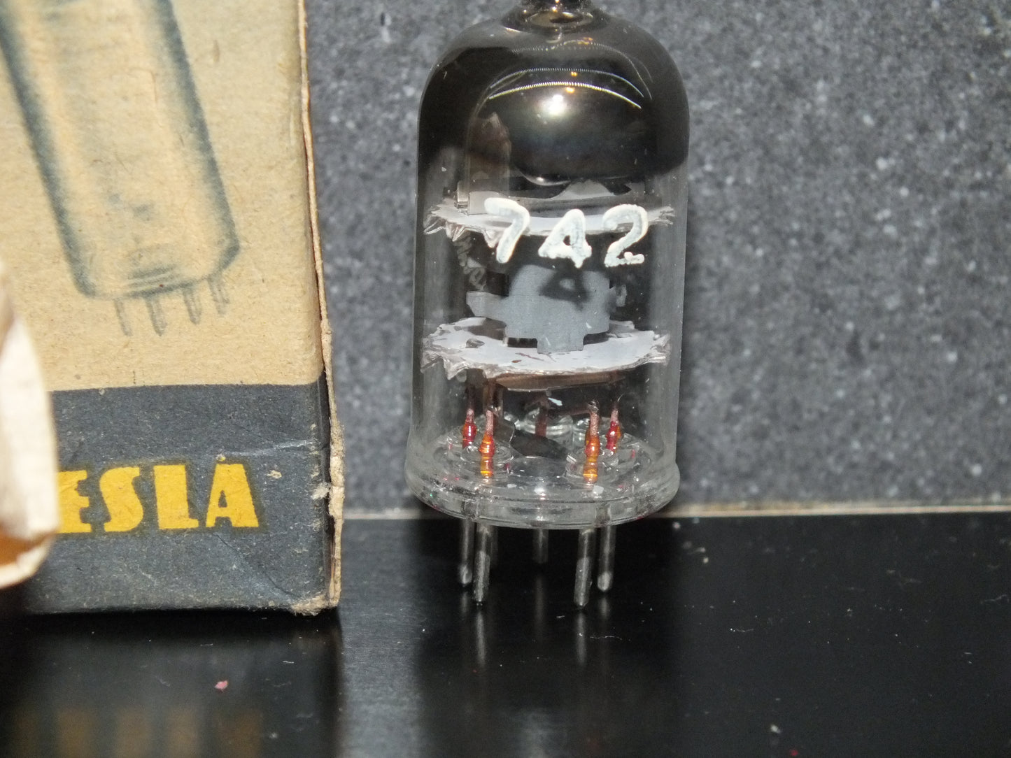 6F32 Tesla 5654 EF95 6AK5 CV850  RARE Square Getter NOS NIB