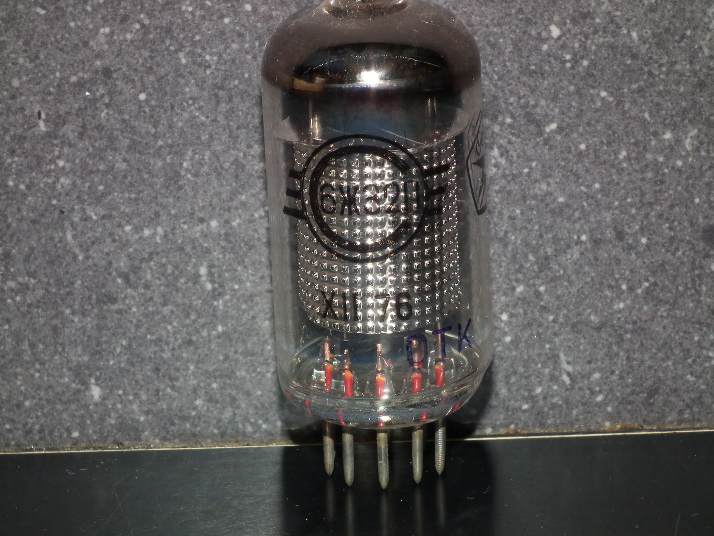 One (1 pcs) EF86 6J32P Svetlana USSR NOS 6267 Audio Pentode Low Noise