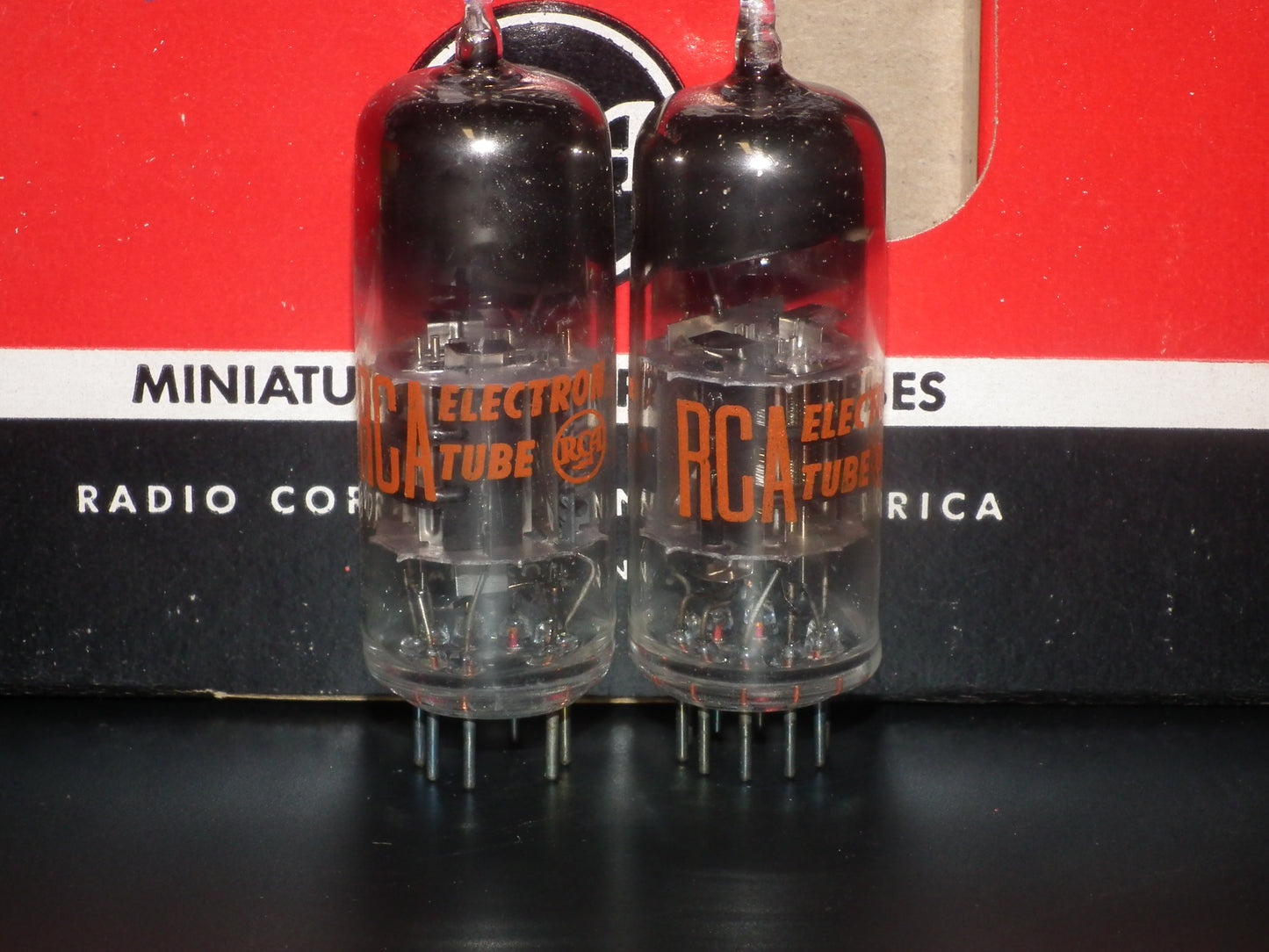 6AU8A RCA NOS in old type original box