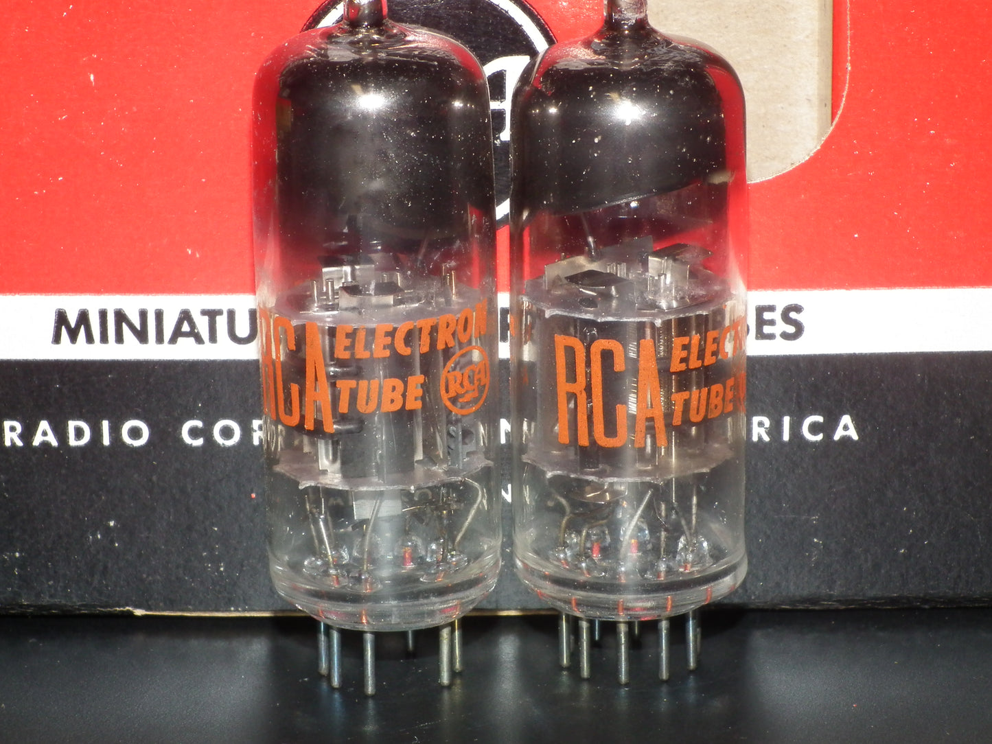 6AU8A RCA NOS in old type original box