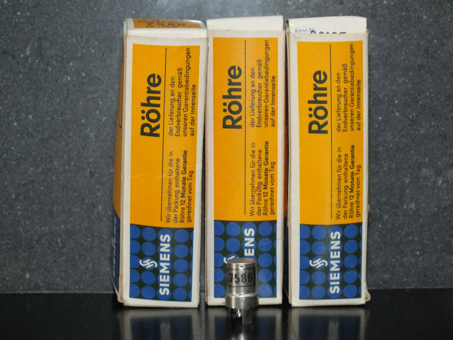 7586 Siemens Nuvistor Hum and microphonics tested AKG C12A Microphone