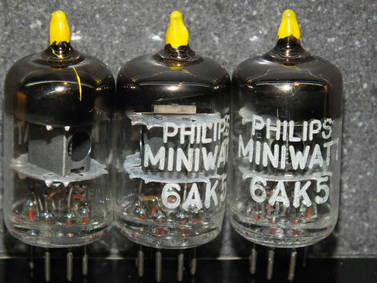 5654 Mullard Whyteleafe 1957 EF95 RARE YELLOW TIP Square Getter