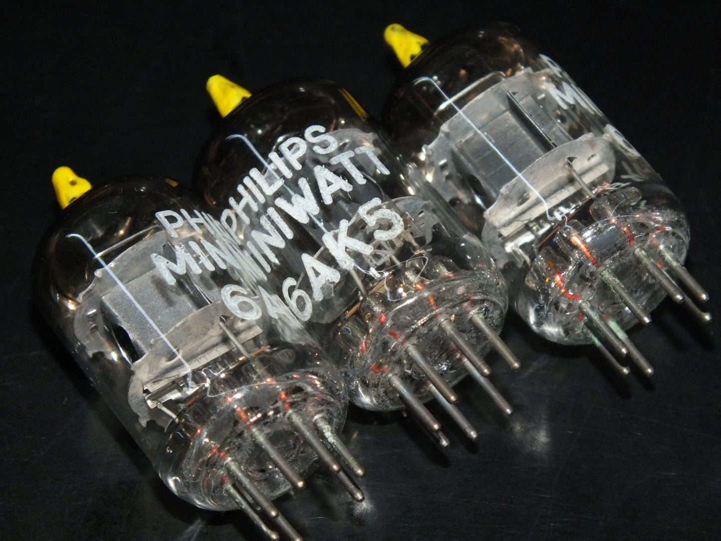 5654 Mullard Whyteleafe 1957 EF95 RARE YELLOW TIP Square Getter