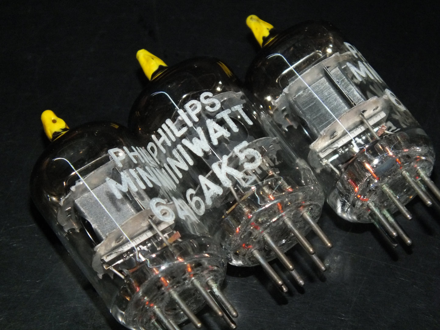 5654 Mullard Whyteleafe 1957 EF95 RARE YELLOW TIP Square Getter