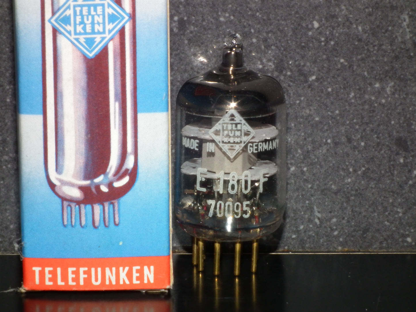 Telefunken E180F 6688 6J9P NOS NIB Gold pin Heerlen Tube plant, made back in 60s