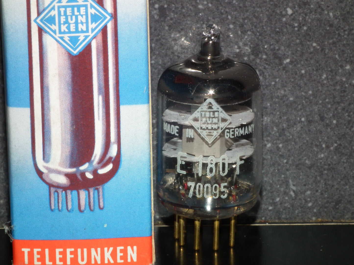 Telefunken E180F 6688 6J9P NOS NIB Gold pin Heerlen Tube plant, made back in 60s