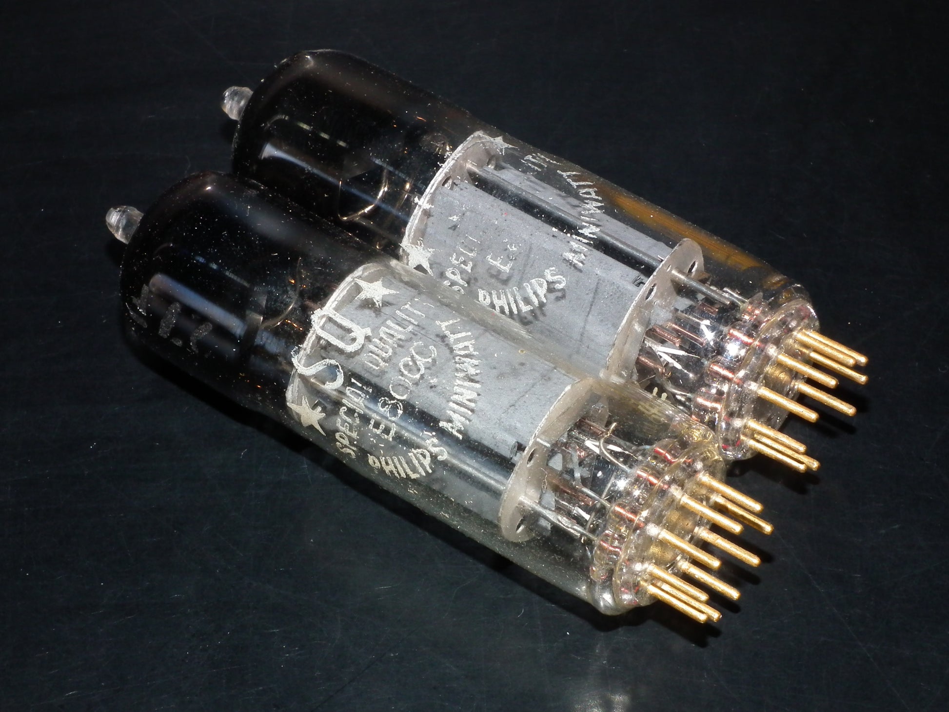 A matched Pair of Philips Miniwatt SQ E188CC Tubes Photo #5341127 - US A matched Pair of Philips Miniwatt SQ E188CC Tubes Photo #5341127 - US