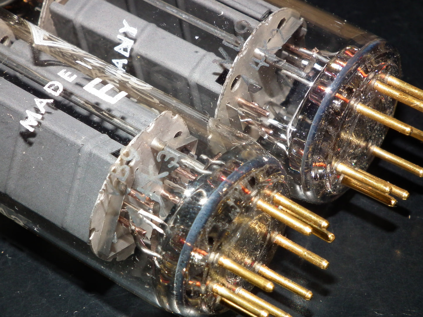 Telefunken E80CC 6085 Platinum Matched pair NOS Holland Heerlen 1964