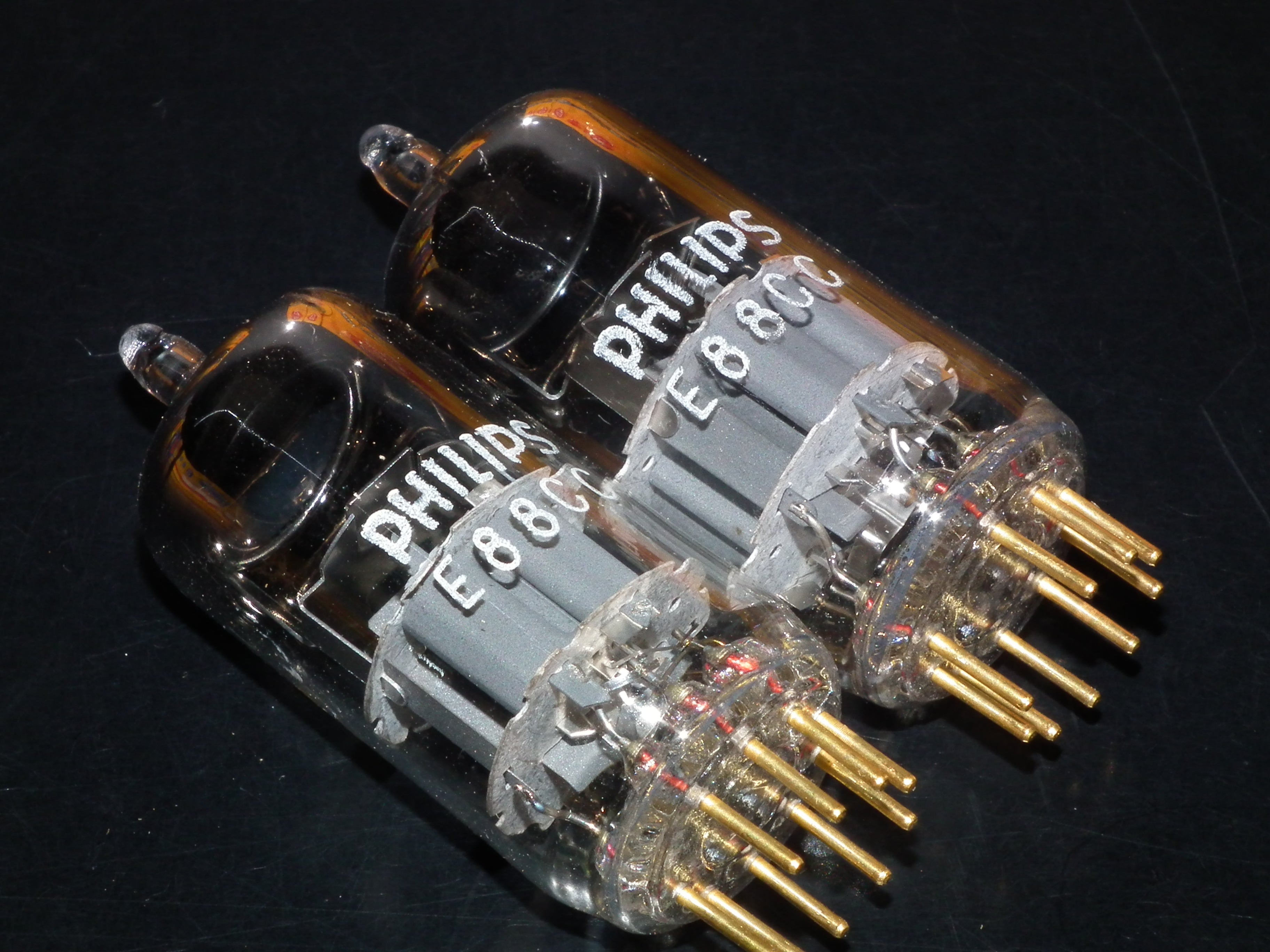 E88CC_Philips_Holland_6922_NOS