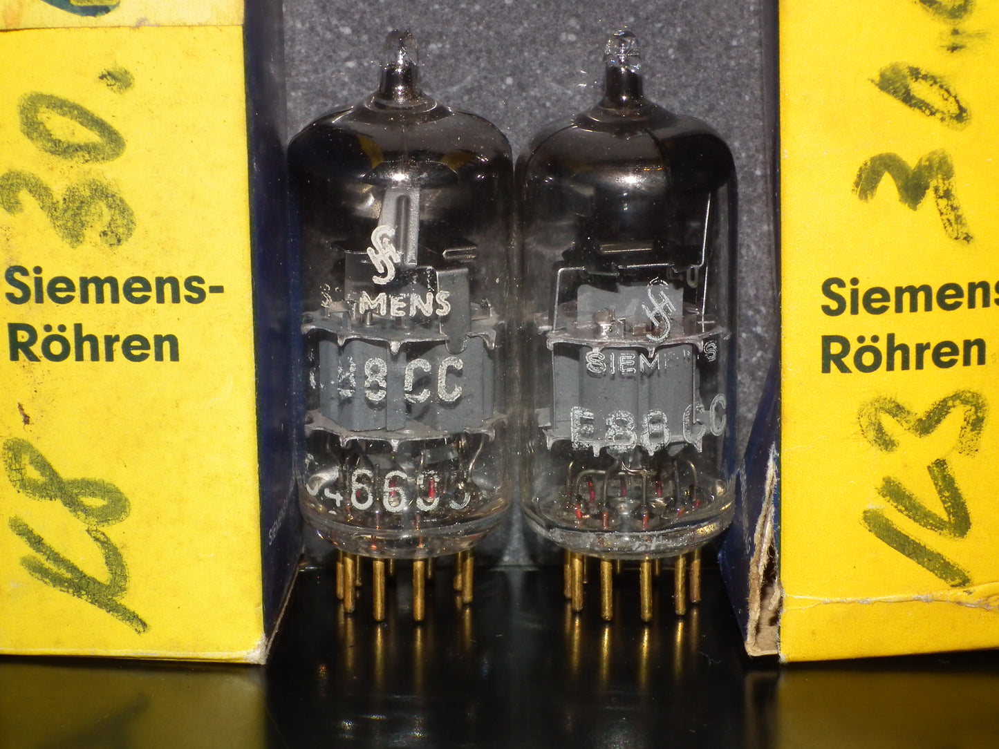 Siemens E88CC 6922 Matched Pair Used RARE GRAY SHIELD