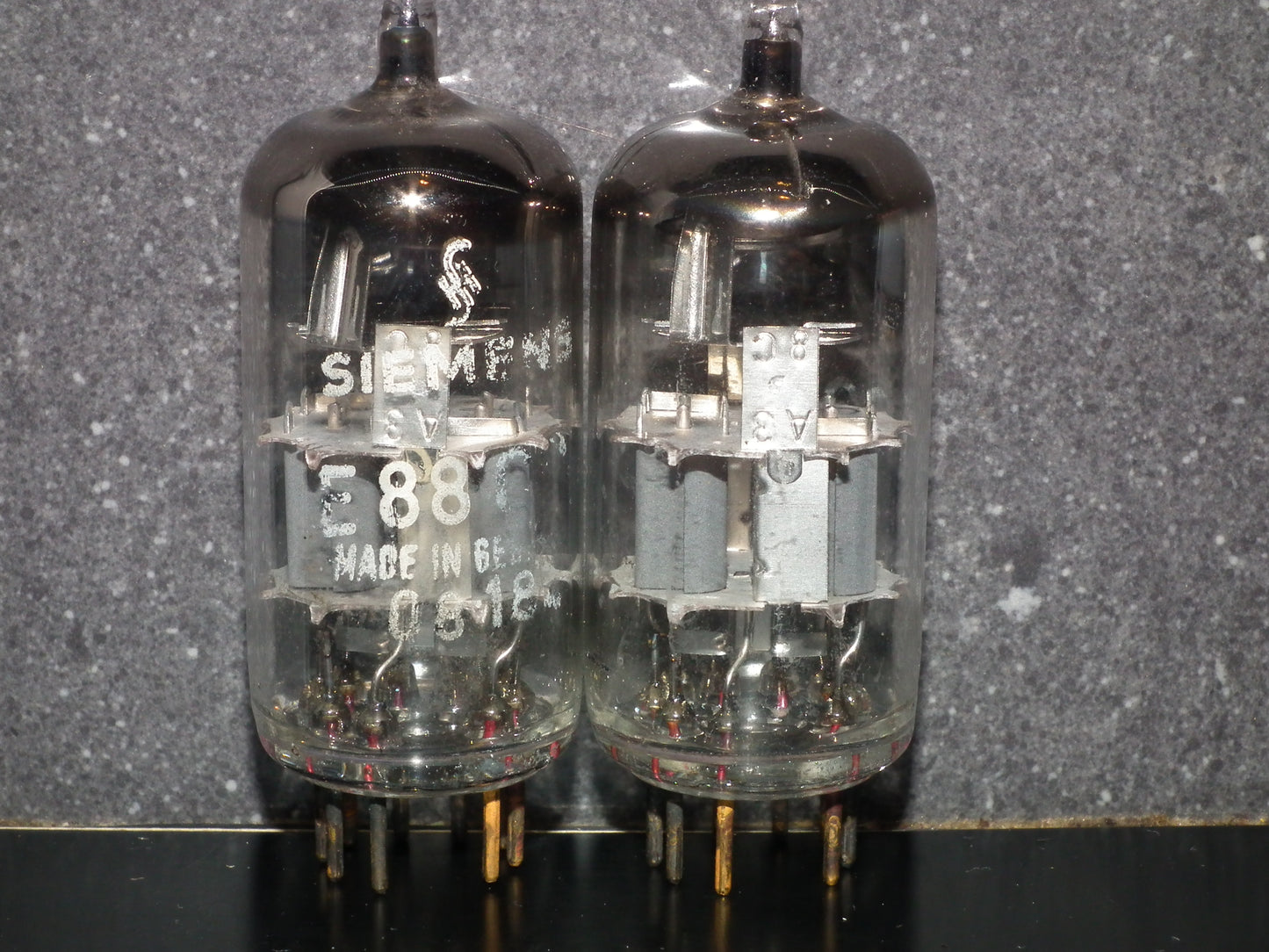 Siemens E88CC 6922 Used Tested 30% Pair (2 tubes)