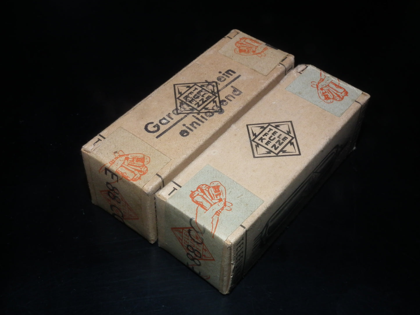 Pair (2 tubes) E88CC Telefunken 6922 NOS NIB BW Boxes - S E A L E D !!!