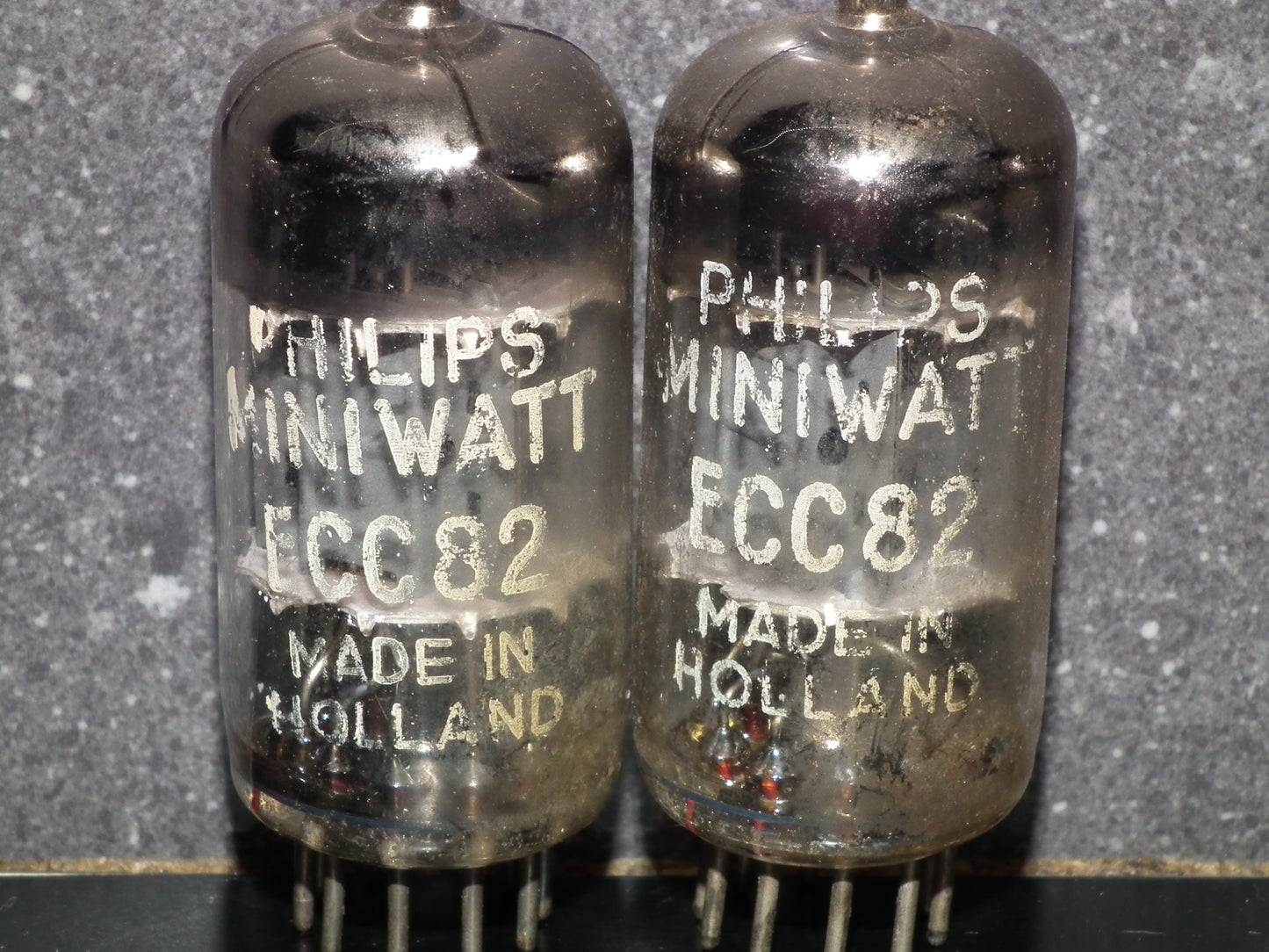 ECC82 12AU7 Philips Holland Platinum Matched Pair Heerlen 60s 80%