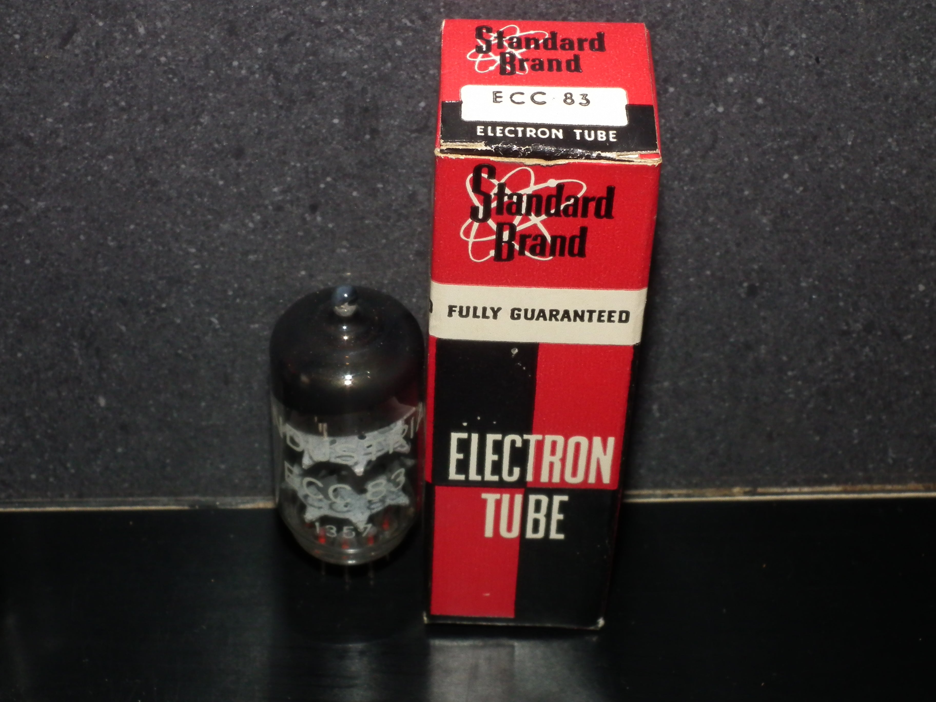 ECC83 12AX7 RFT Germany rebranded Standard Industria NOS NIB