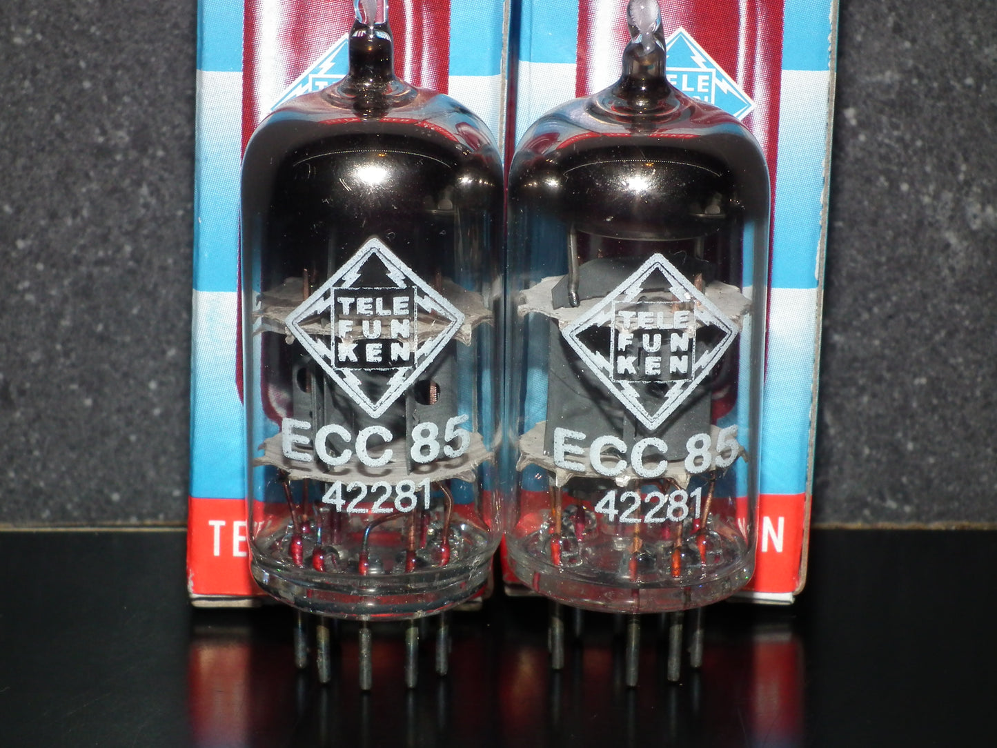 ECC85 6AQ8 Telefunken NOS