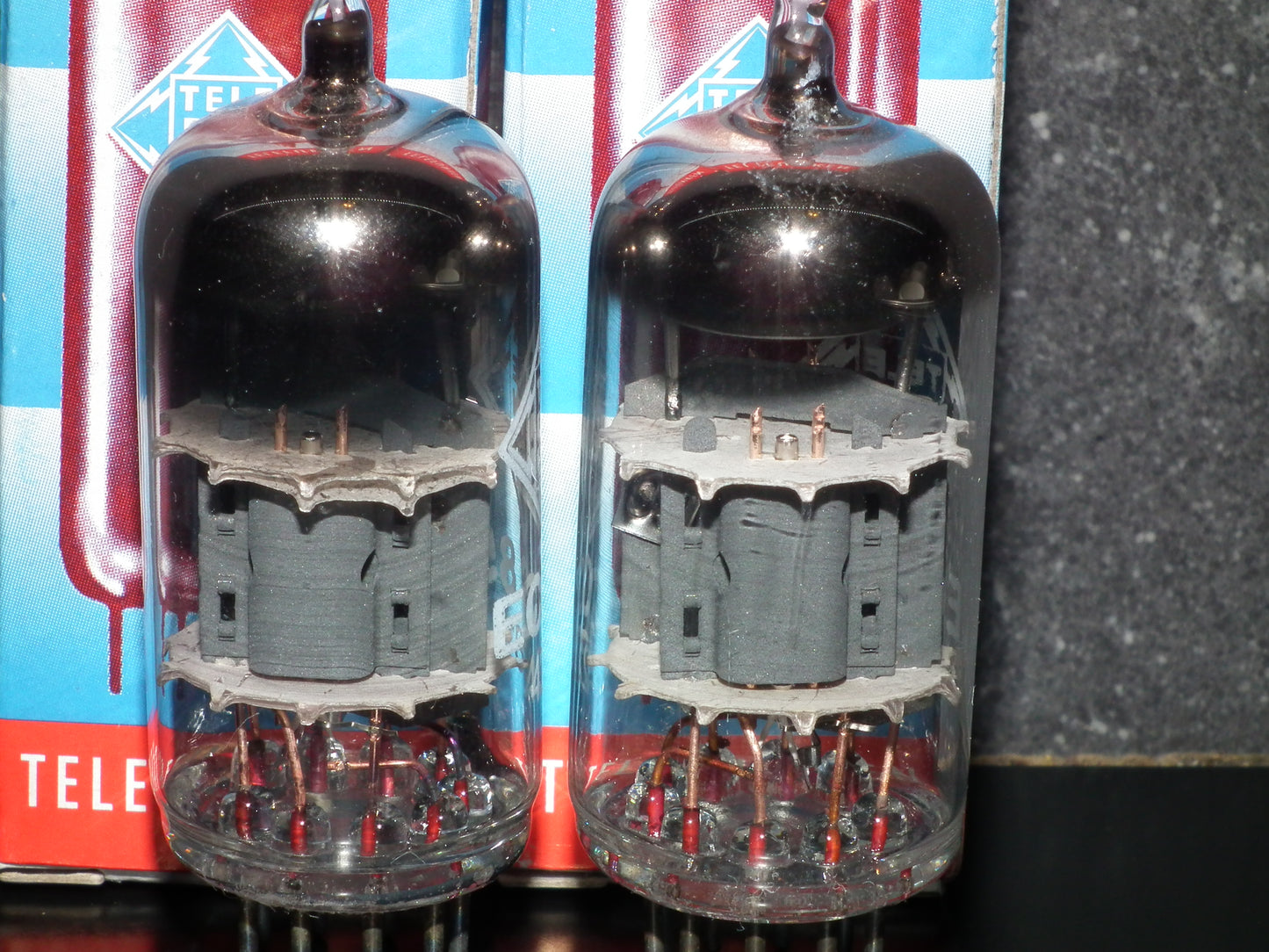 ECC85 6AQ8 Telefunken NOS