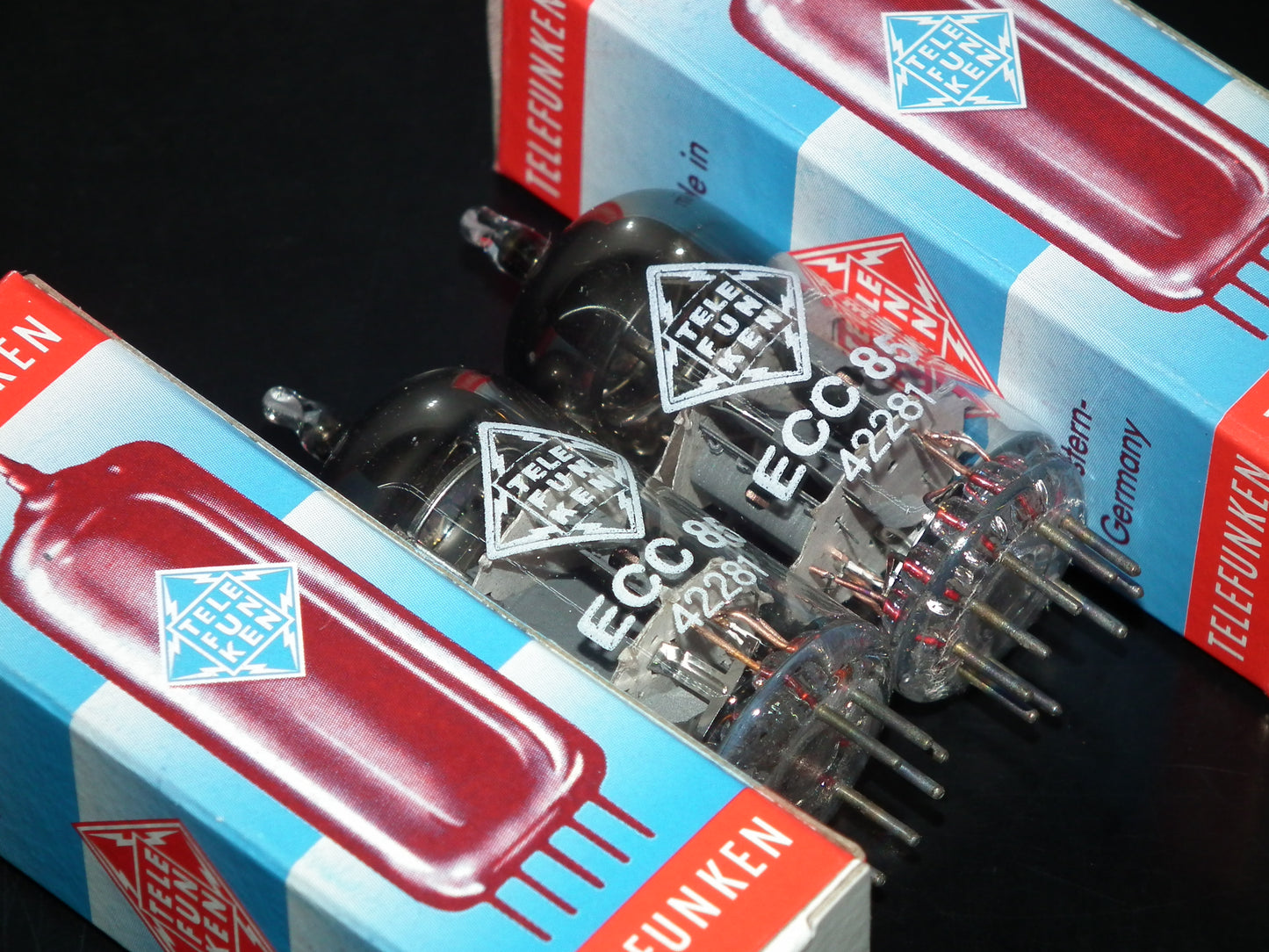 ECC85 6AQ8 Telefunken NOS