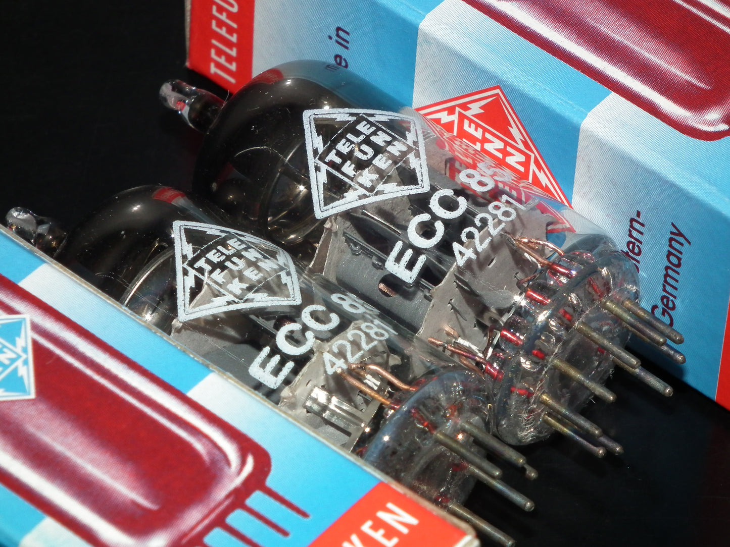 ECC85 6AQ8 Telefunken NOS
