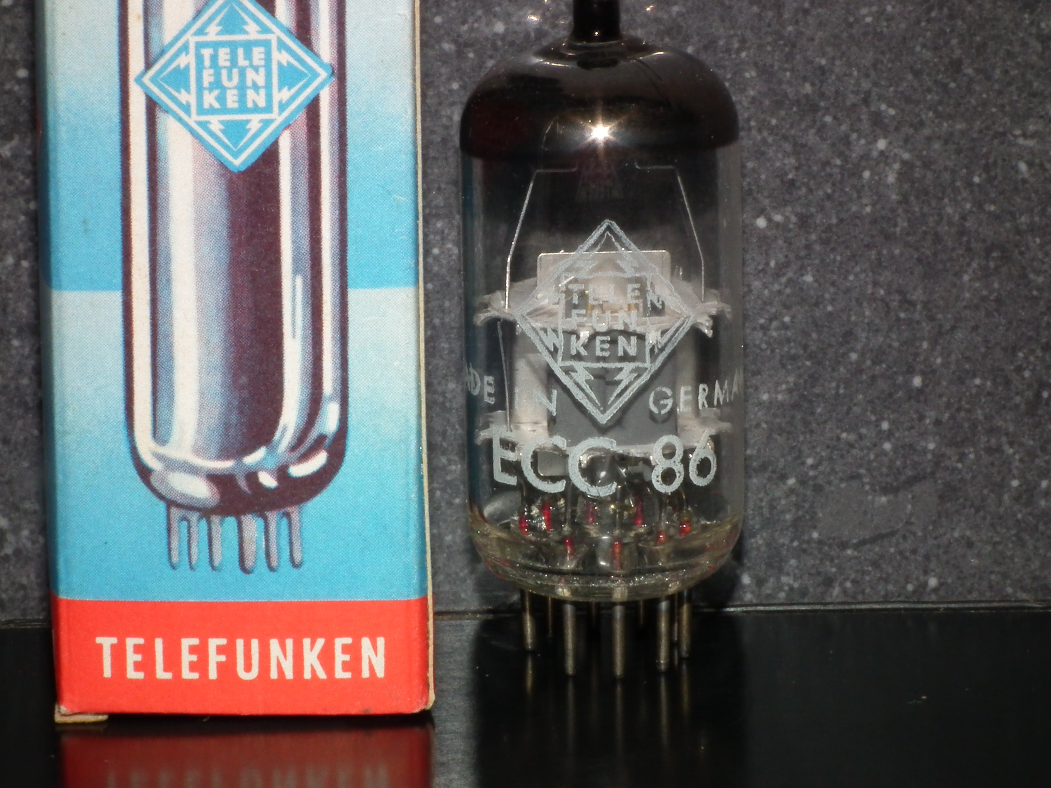 ECC86 Telefunken 6GM8 NOS NIB – tubes.rs