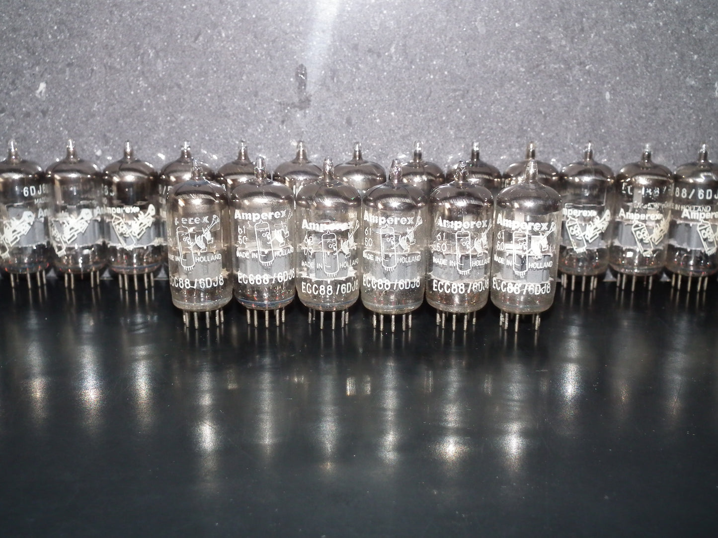 6DJ8 ECC88 Amperex Bugle Boy Holland Matched Pair Tested NOS Dual Stage Getter