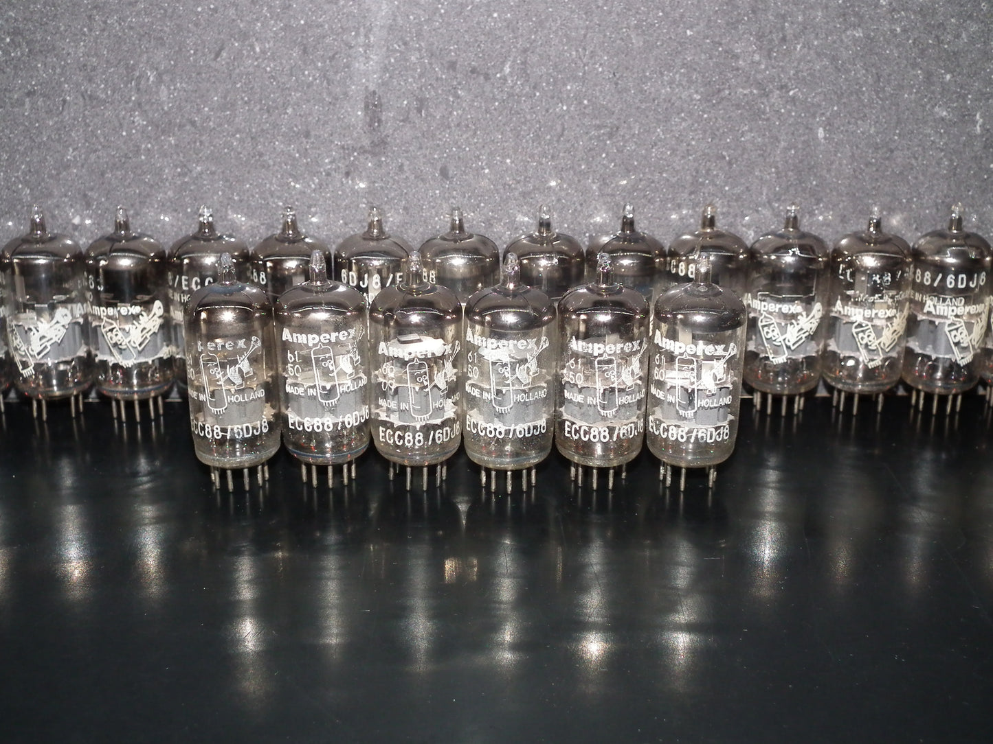 6DJ8 ECC88 Amperex Bugle Boy Holland Matched Pair Tested NOS Dual Stage Getter
