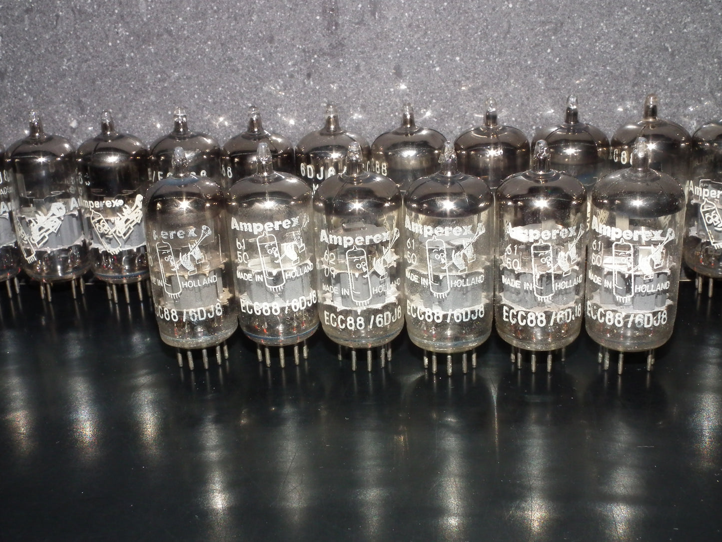 6DJ8 ECC88 Amperex Bugle Boy Holland Matched Pair Tested NOS Dual Stage Getter