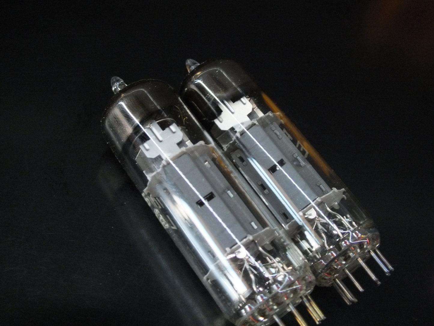 ECL82 6BM8 Philips Two tubes