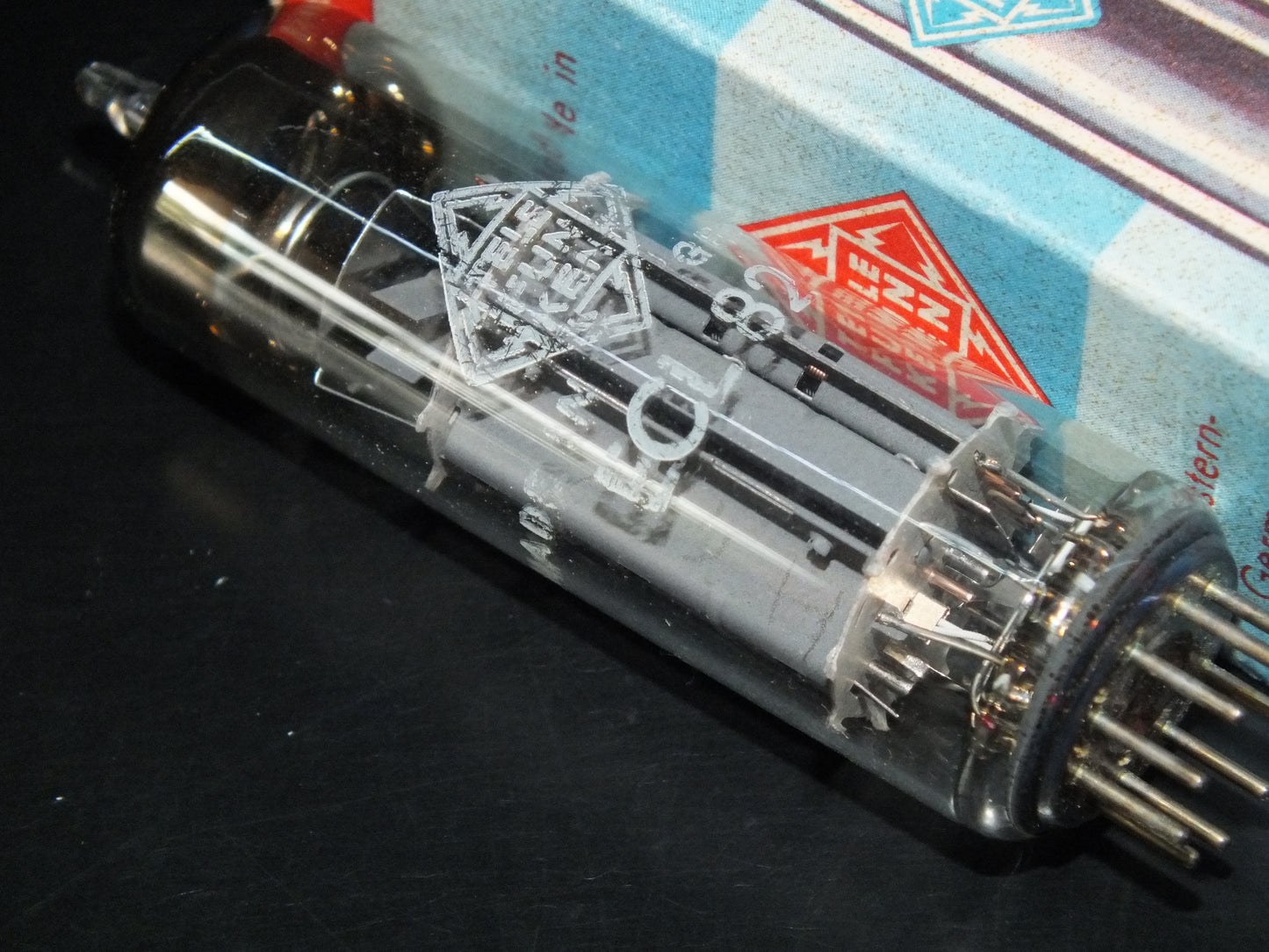 ECL82 Telefunken 6BM8 NOS NIB Diamond Bottom