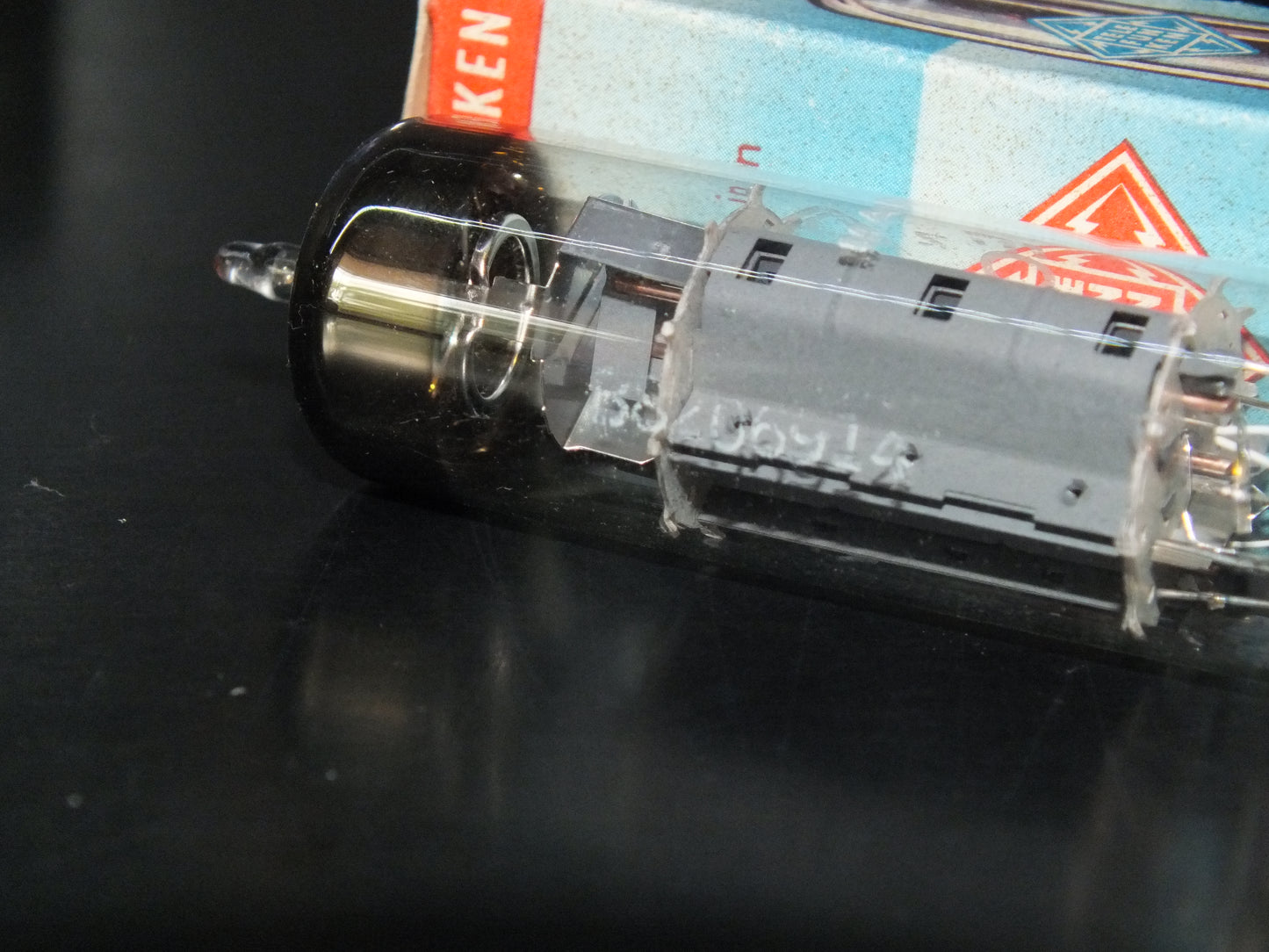 ECL82 Telefunken 6BM8 NOS NIB Diamond Bottom