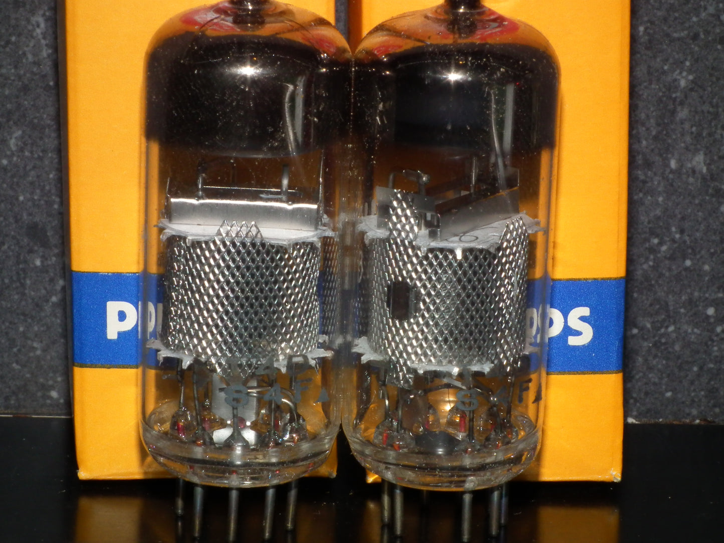 EF183 Philips NOS NIB 6EH7 One pair (2 tubes)