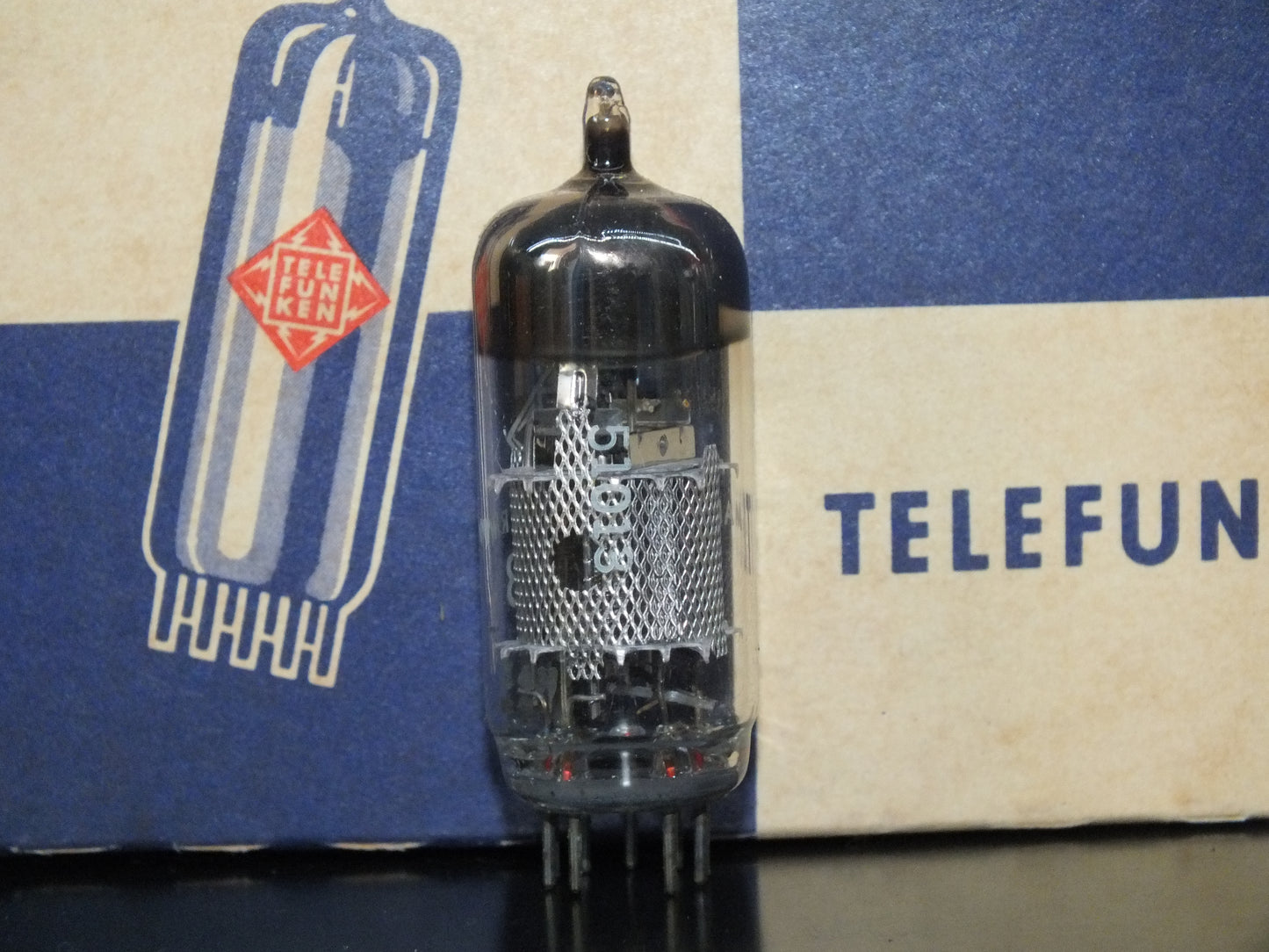 EF183 Telefunken NOS NIB Sealed 6EH7 Made by Siemens Halske