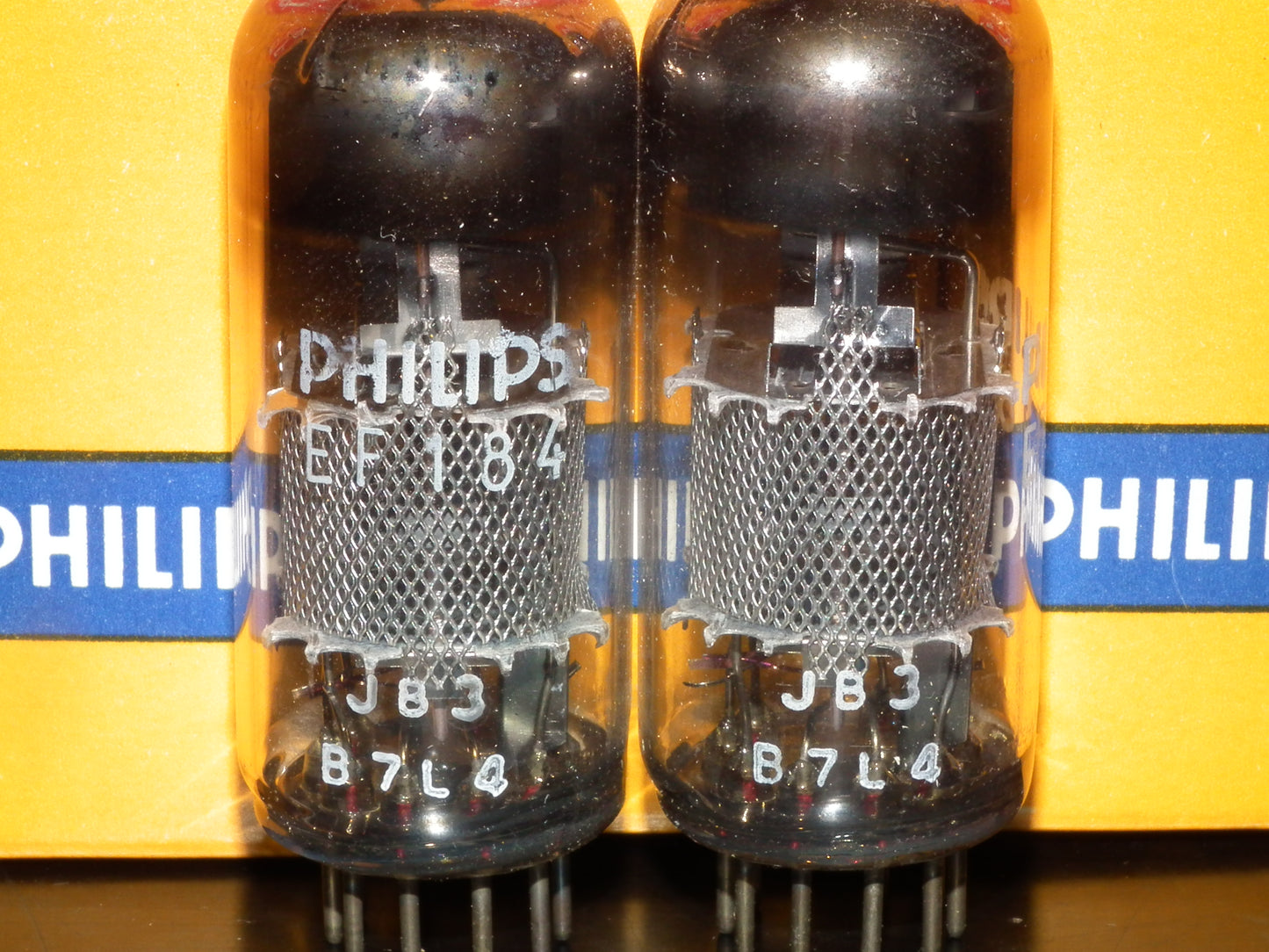 Platinum Matched Pair (2 tubes) EF184 Mullard Blackburn 6EJ7