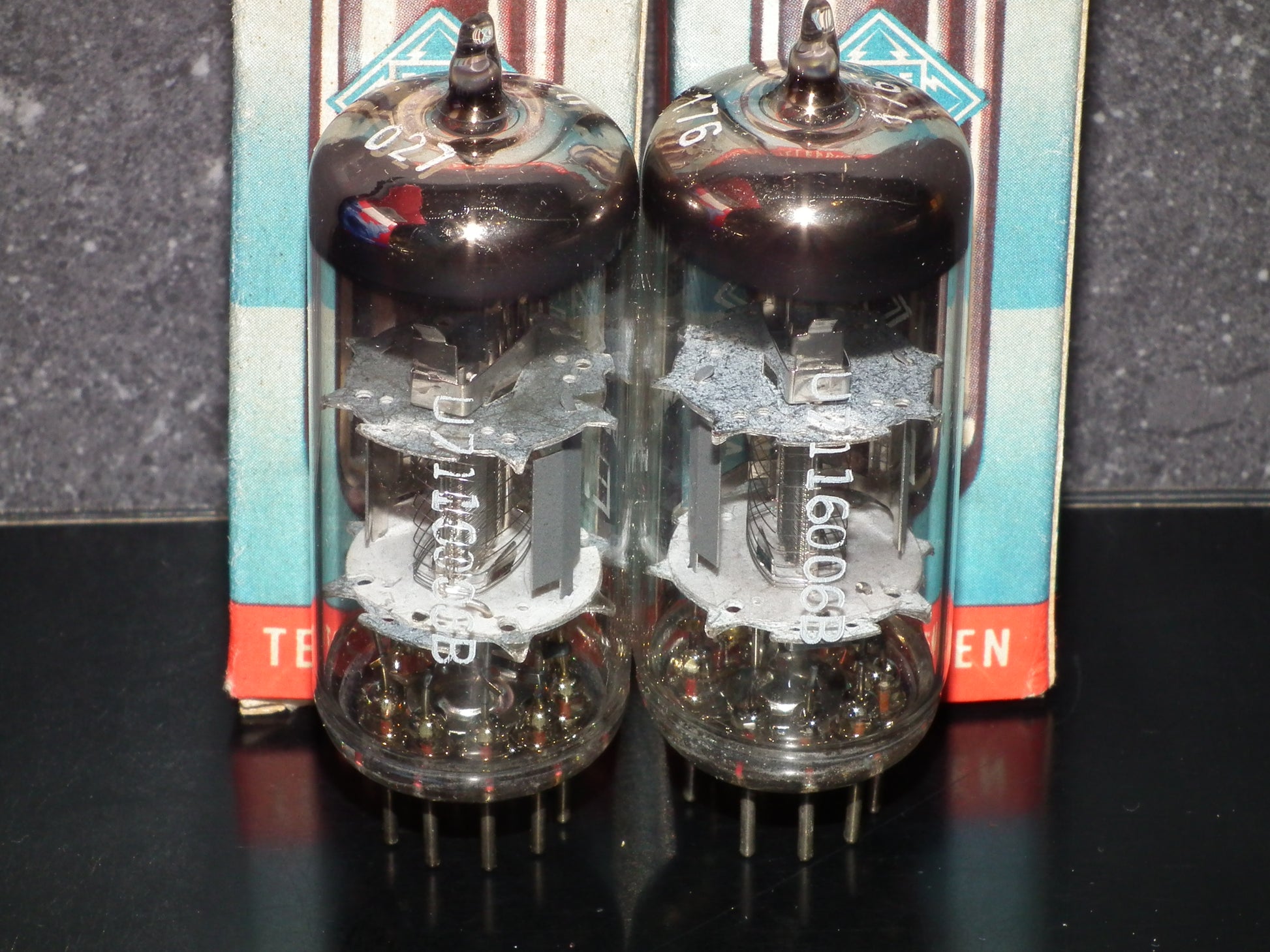 1 x TUBE EF80 / 6BX6. MARQUE MINIWATT. M5 ES 1 x TUBE EF80 / 6BX6. MARQUE MINIWATT. M5 ES