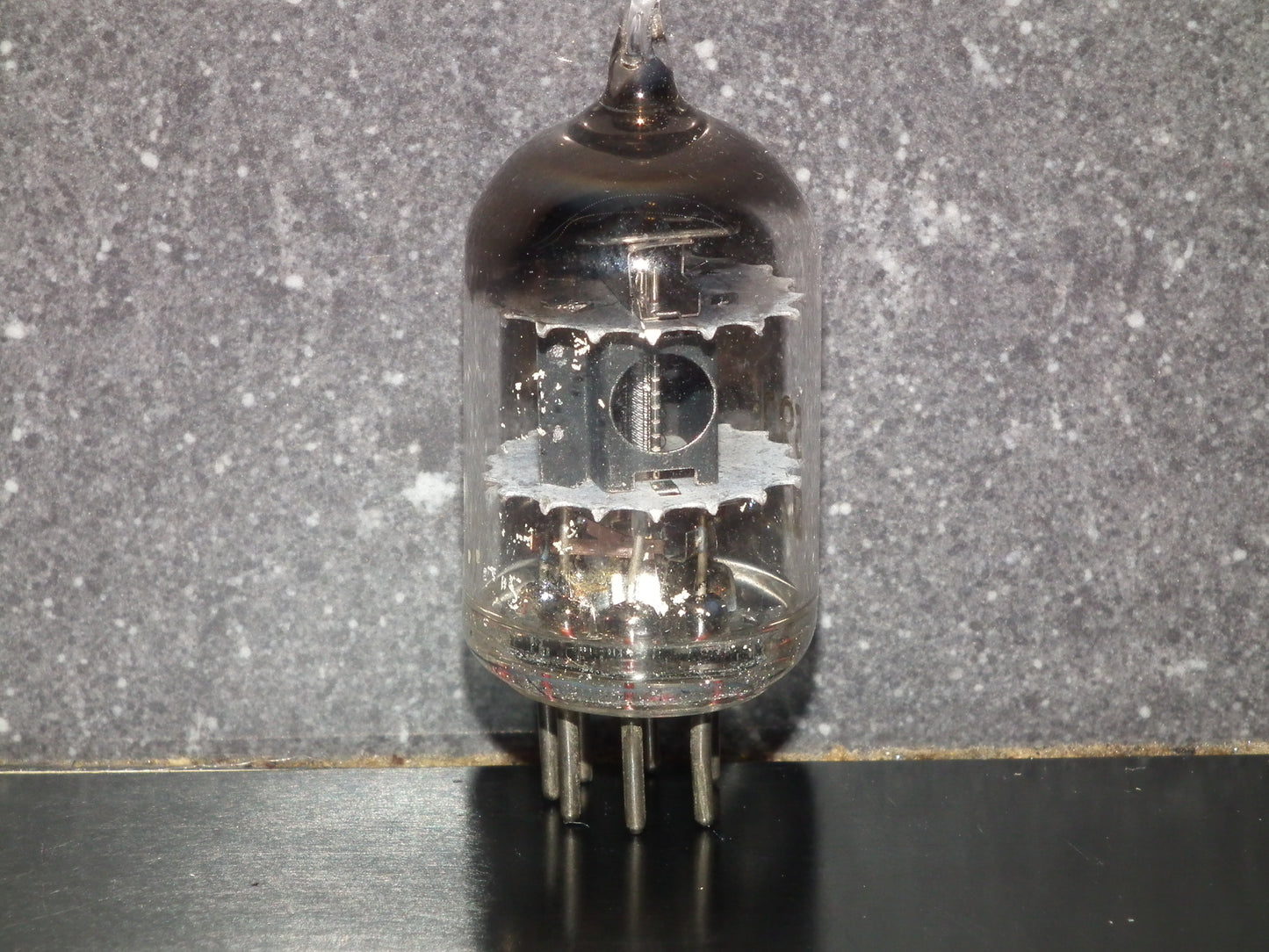 5654 Mullard EF95 6AK5 CV850  RARE Square Getter Whyteleafe