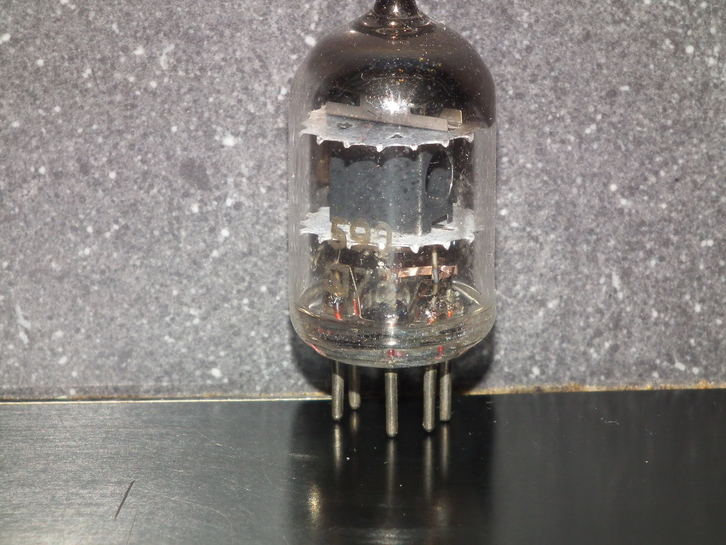 5654 Mullard EF95 6AK5 CV850  RARE Square Getter Whyteleafe