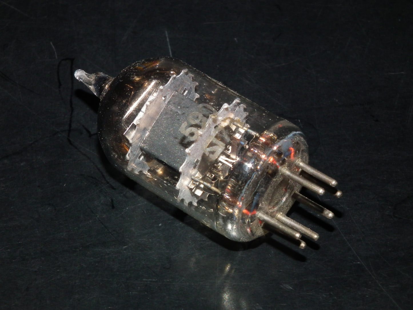 5654 Mullard EF95 6AK5 CV850  RARE Square Getter Whyteleafe