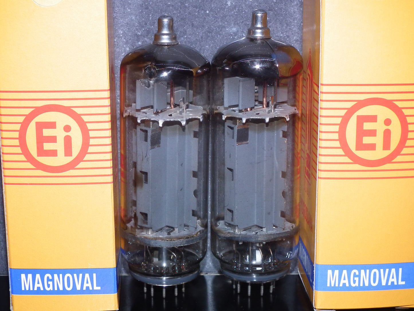 EL519 6KG6 EI Yugoslavia Philips Dual Mica NOS PLATINUM PAIR (2 tubes) USED