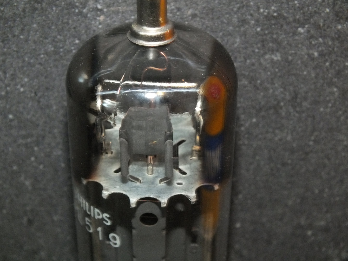 One tube (1 pcs) PL519 Mullard Blackburn Philips NOS 40KG6