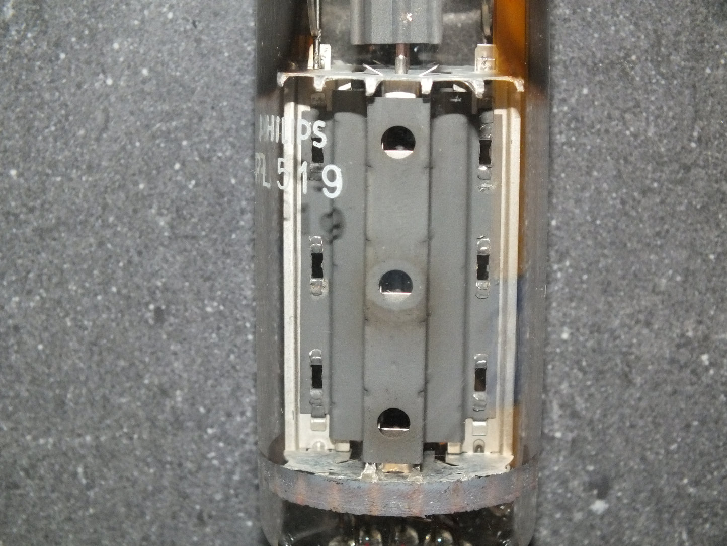 One tube (1 pcs) PL519 Mullard Blackburn Philips NOS 40KG6