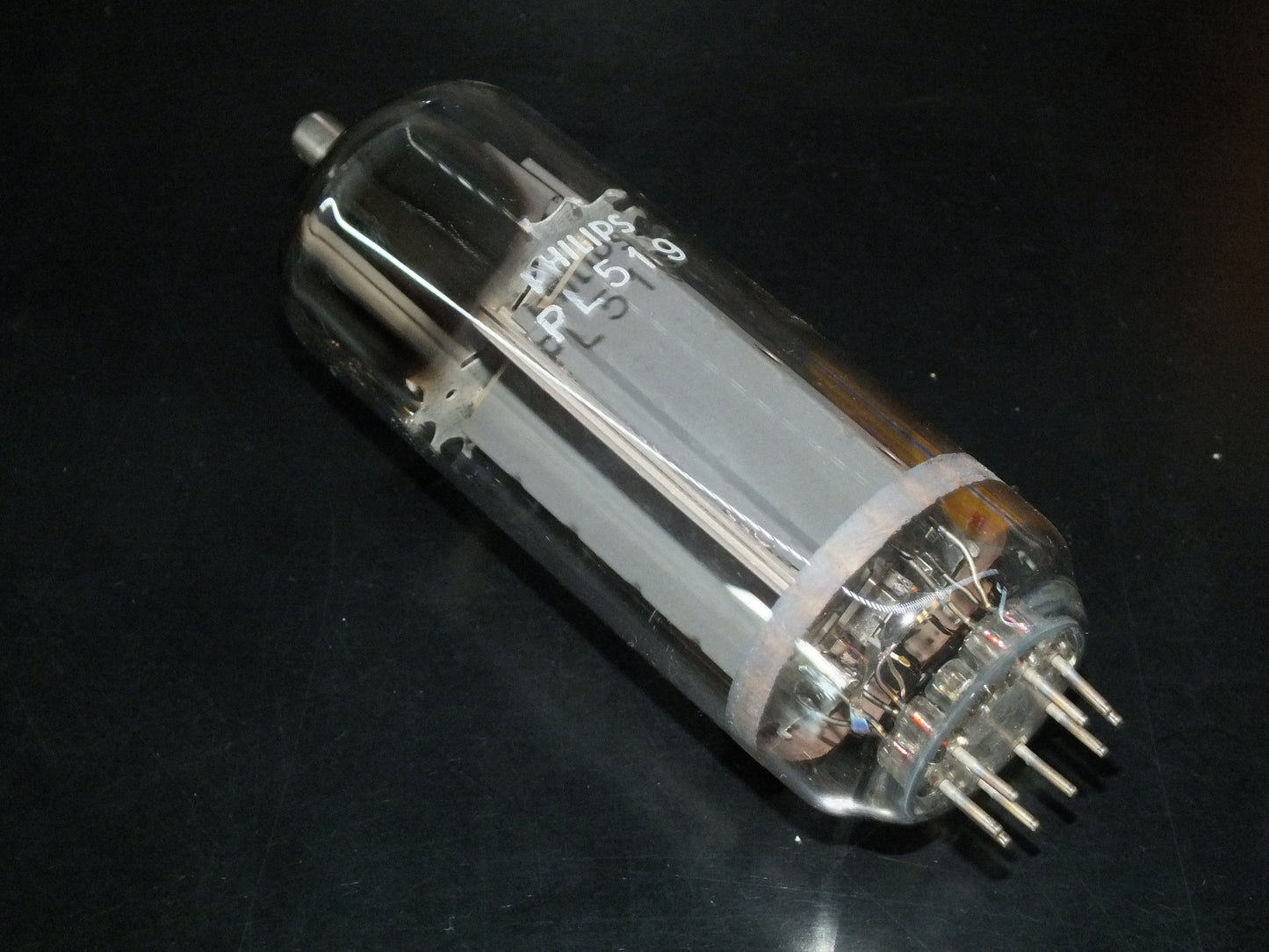 One tube (1 pcs) PL519 Mullard Blackburn Philips NOS 40KG6