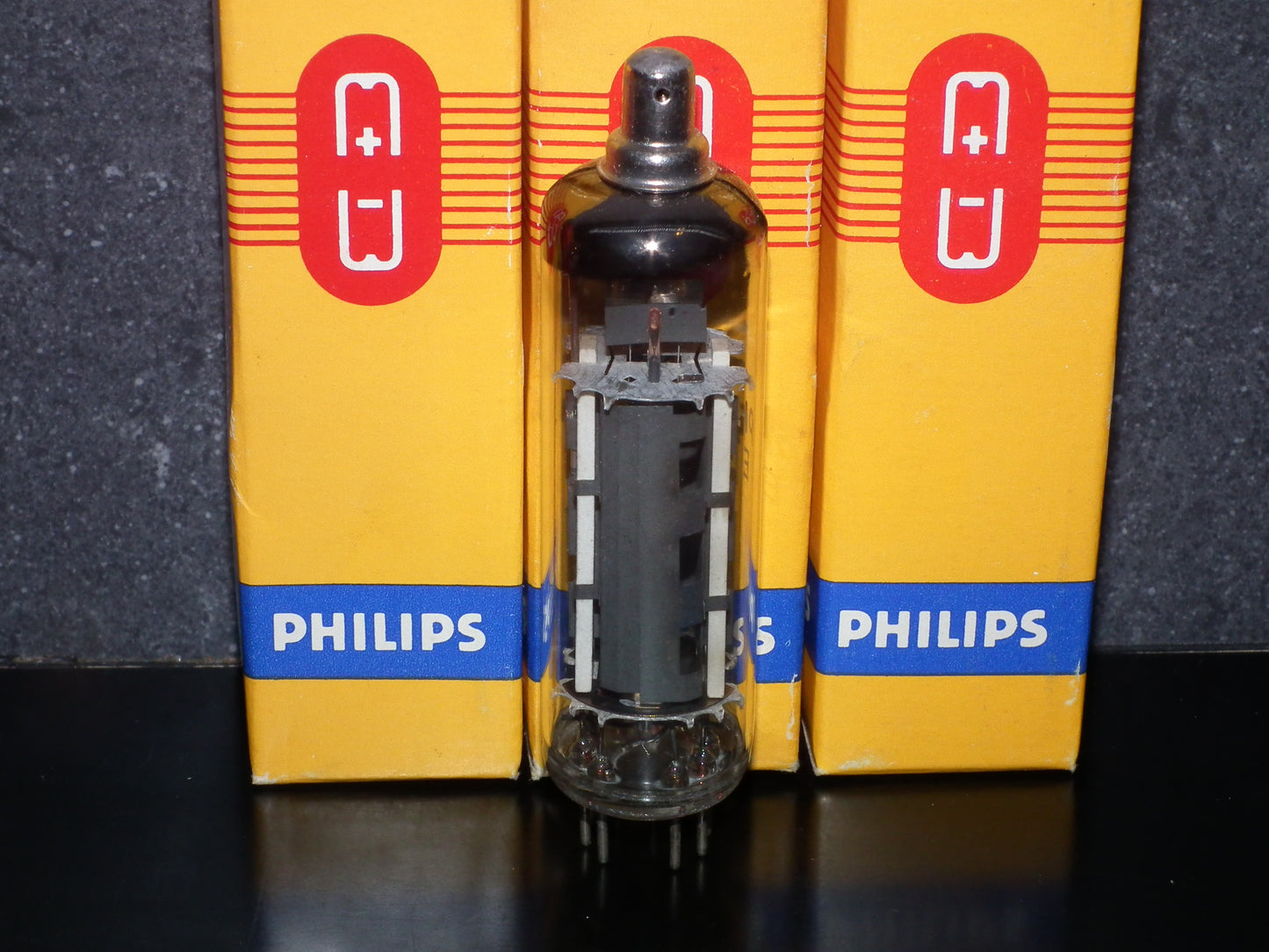 EL81 Philips 6CJ6 NOS NIB pentode CV2721