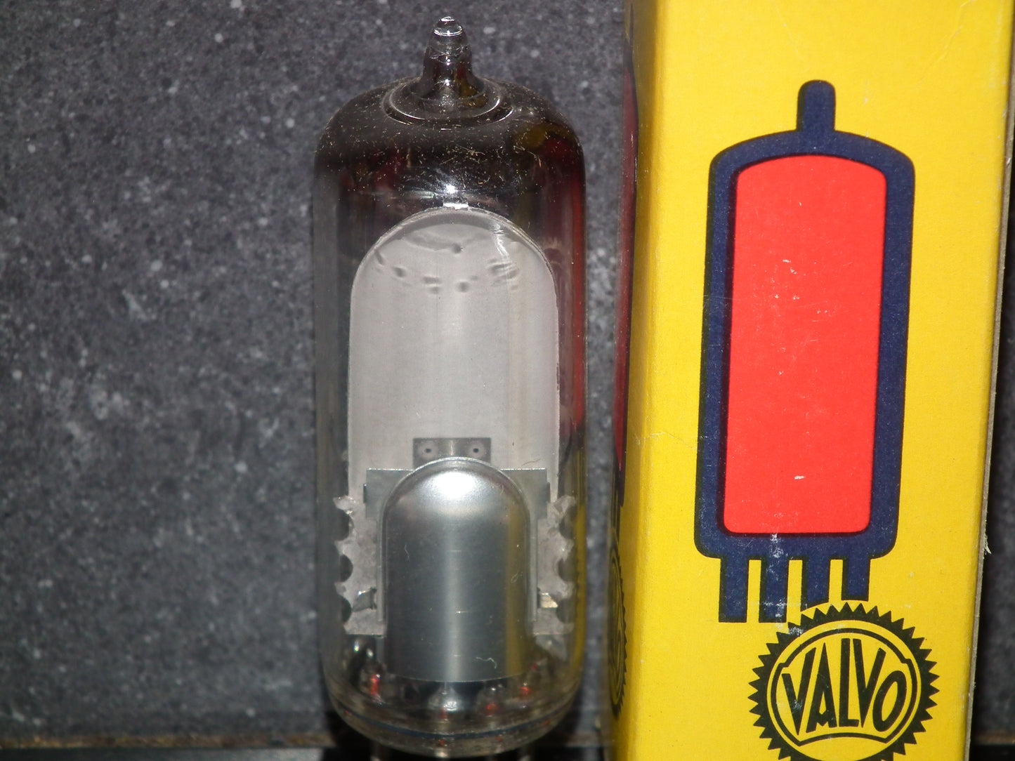 EM81 Valvo NOS NIB Tuning Indicator Tube Magic Eye