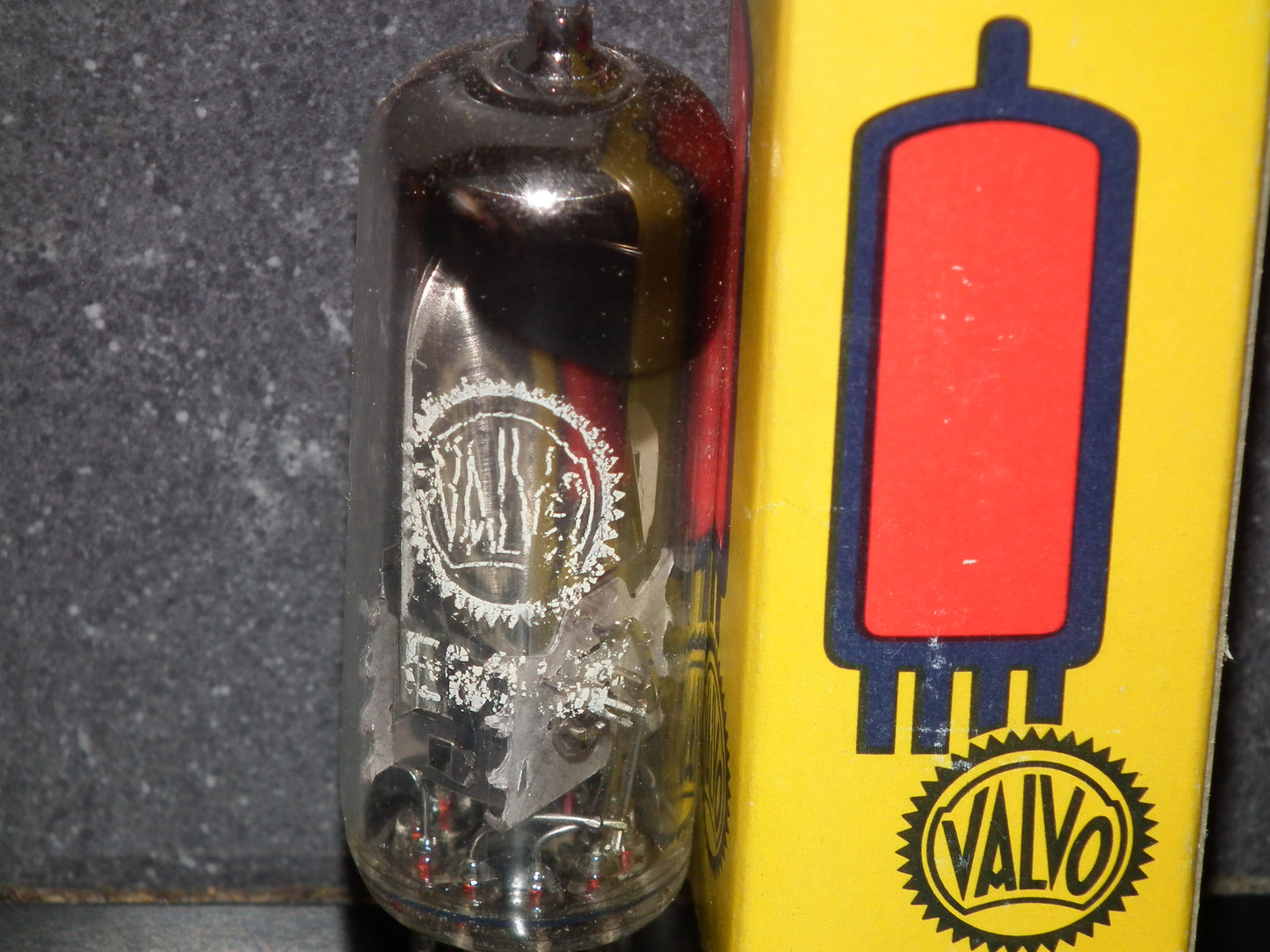 EM81 Valvo NOS NIB Tuning Indicator Tube Magic Eye